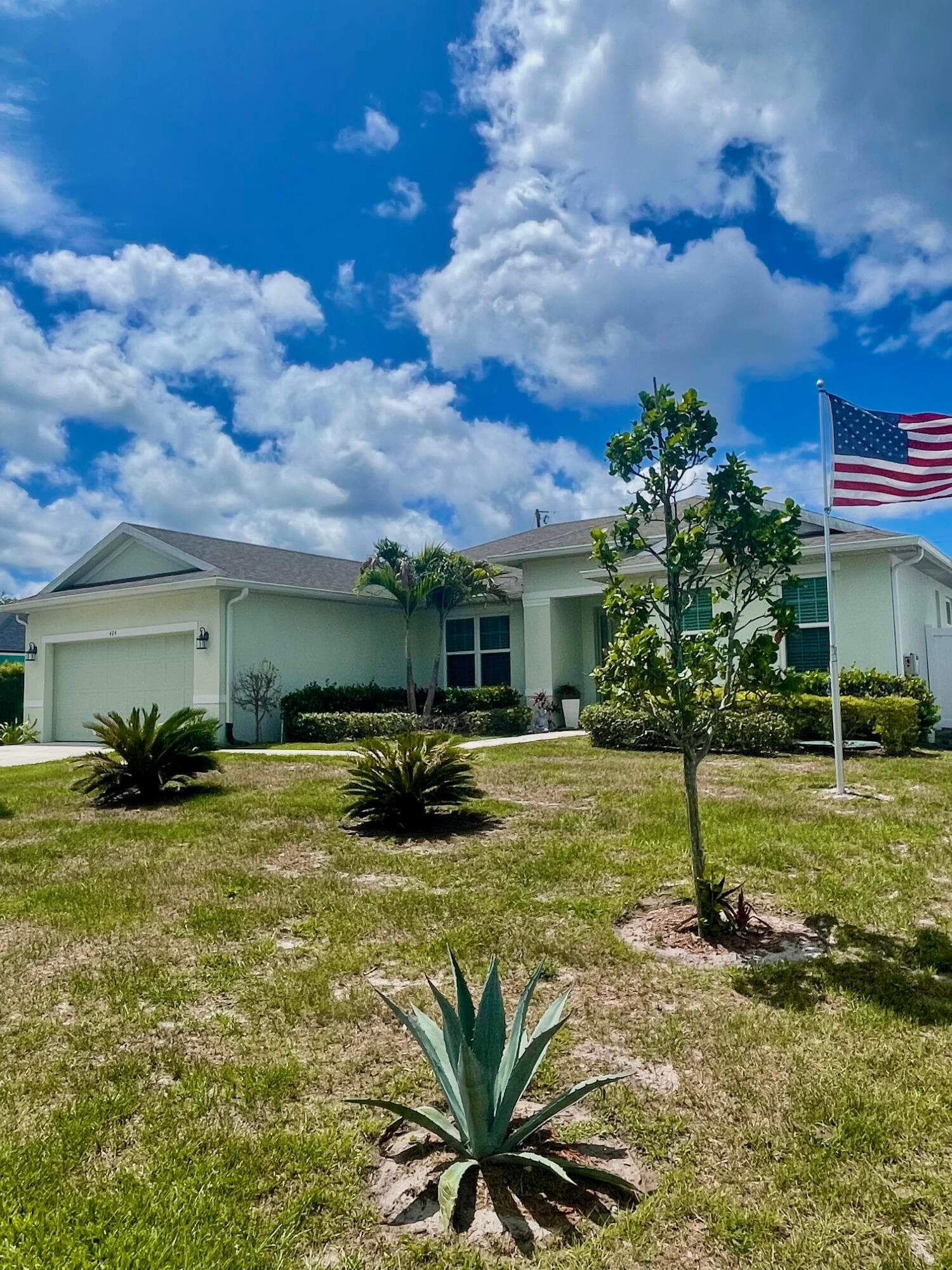 424 SW Ridgecrest Drive, Port St. Lucie, FL 34953 — photo 3 of 30