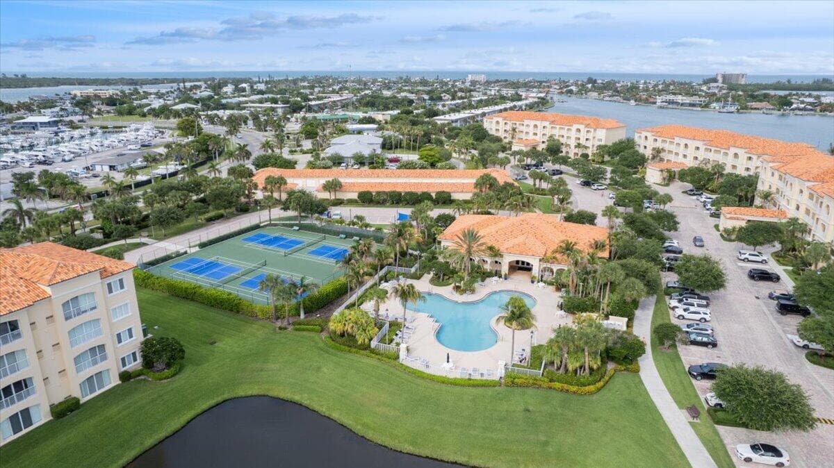 5 E Harbour Isle Dr Drive E 103, Fort Pierce, FL 34949 — photo 7 of 33