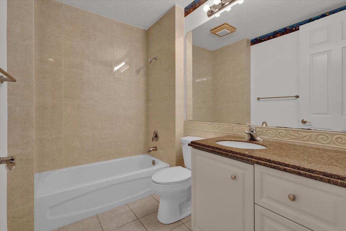 5 E Harbour Isle Dr Drive E 103, Fort Pierce, FL 34949 — photo 25 of 33