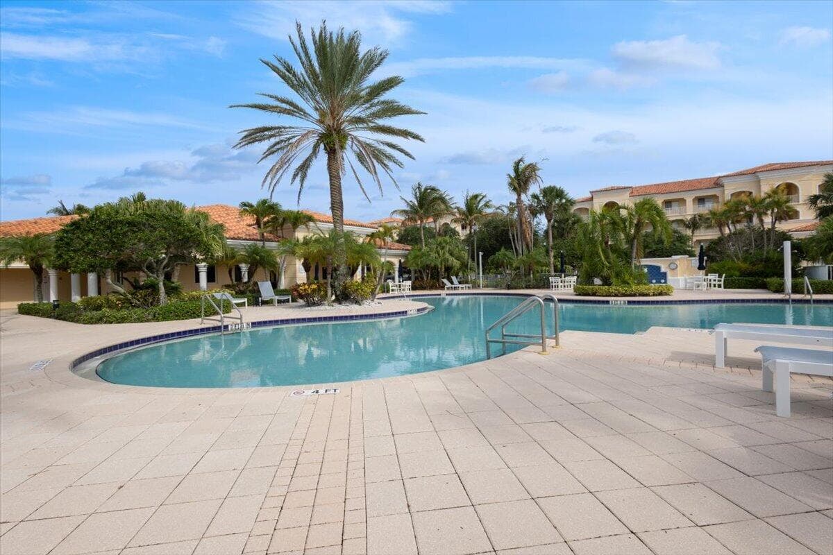 5 E Harbour Isle Dr Drive E 103, Fort Pierce, FL 34949 — photo 28 of 33