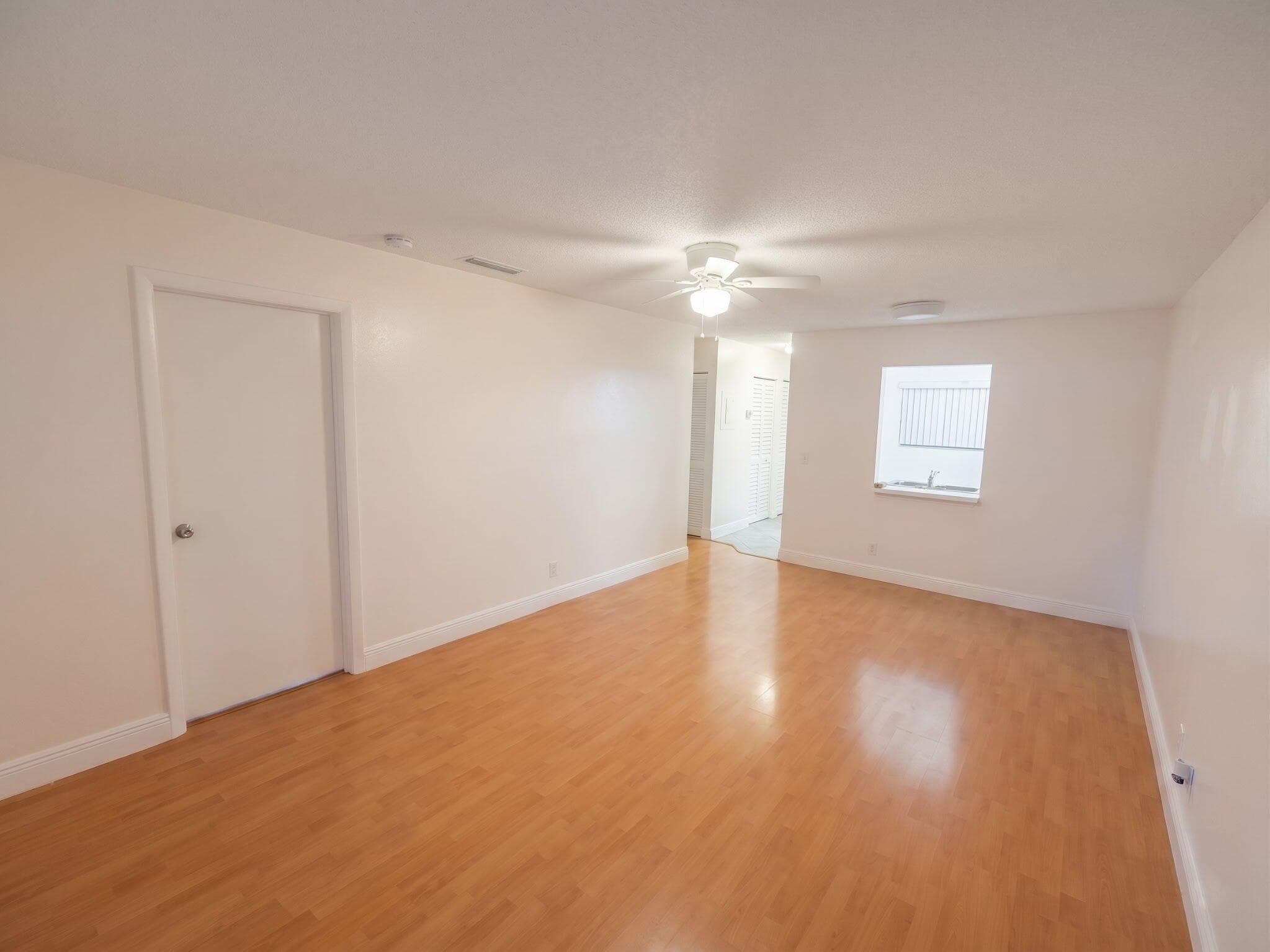 10571 Royal Palm Boulevard 10571, Coral Springs, FL 33065 — photo 4 of 11