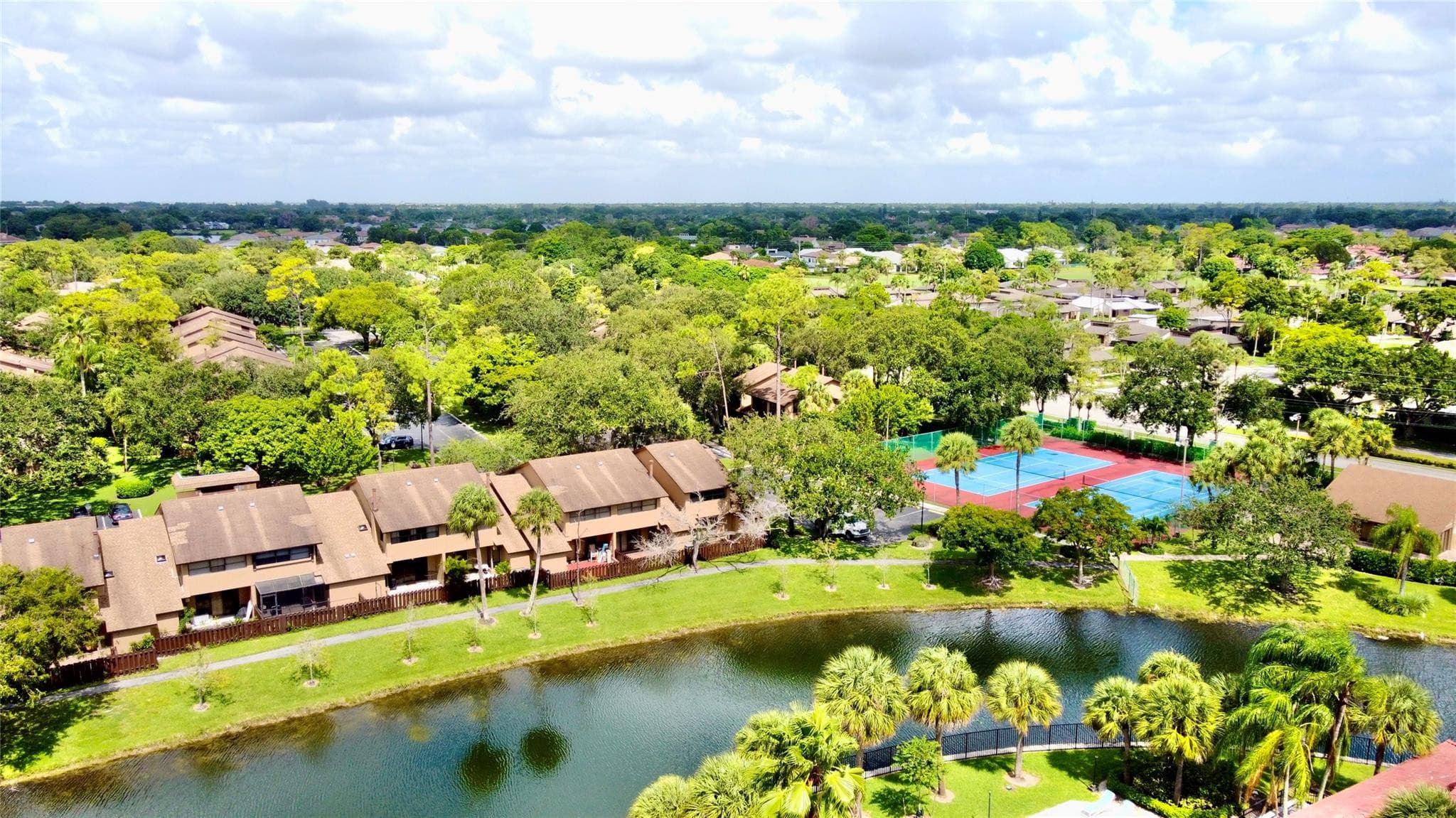 7750 NW 79th Avenue H5, Tamarac, FL 33321 — photo 1 of 28
