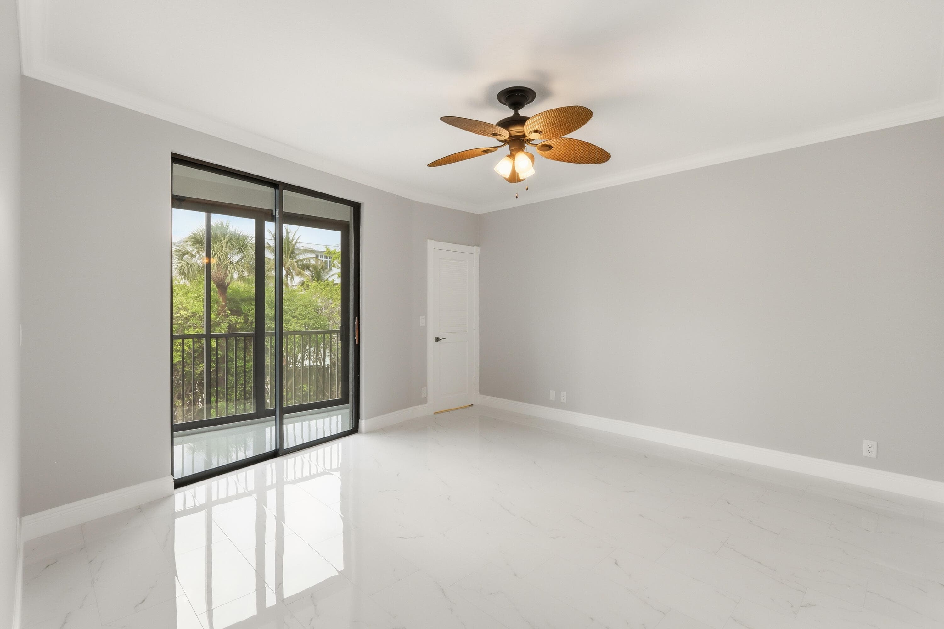 220 Lake Drive 206, Palm Beach Shores, FL 33404 — photo 17 of 48