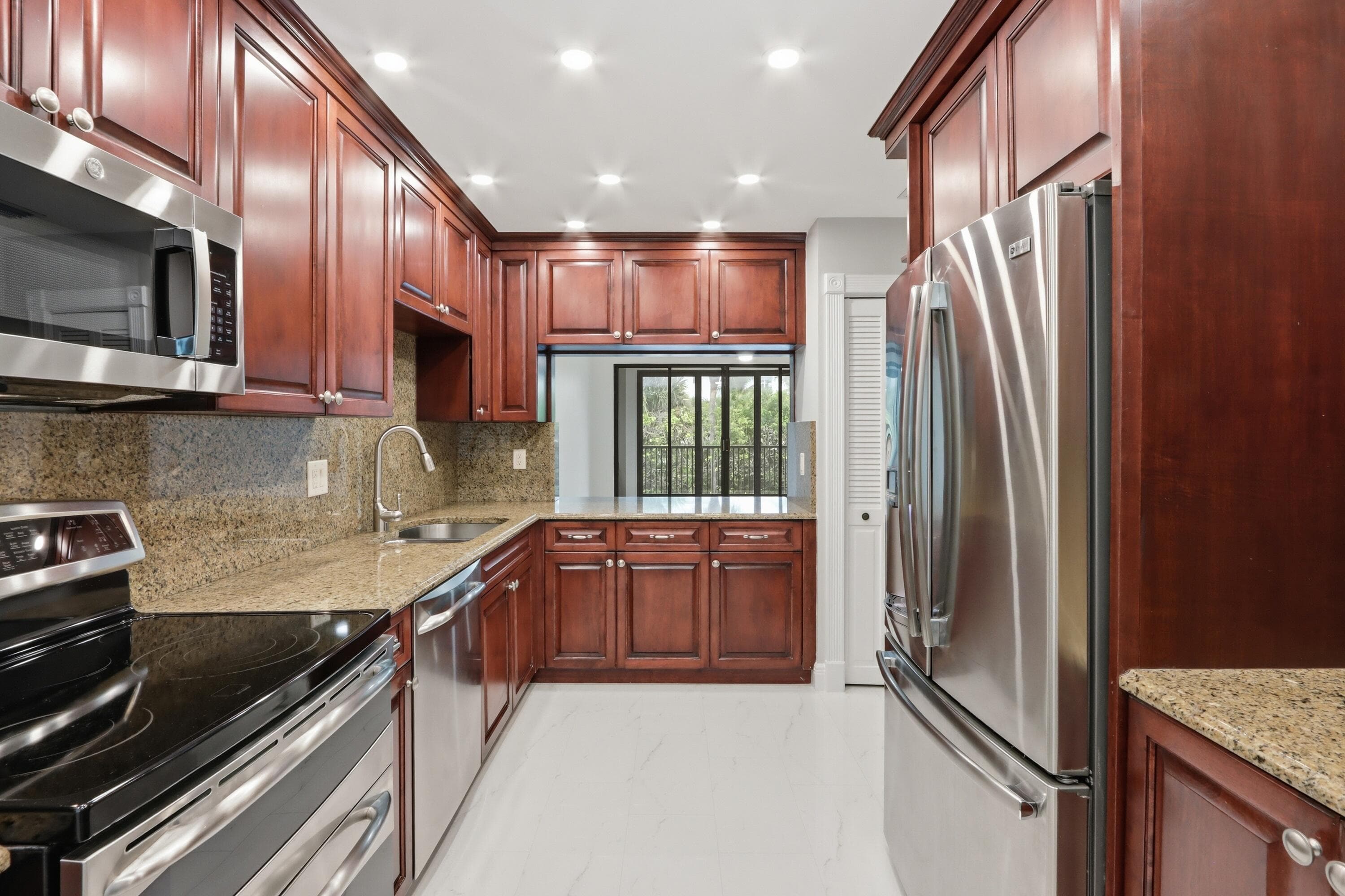 220 Lake Drive 206, Palm Beach Shores, FL 33404 — photo 4 of 48