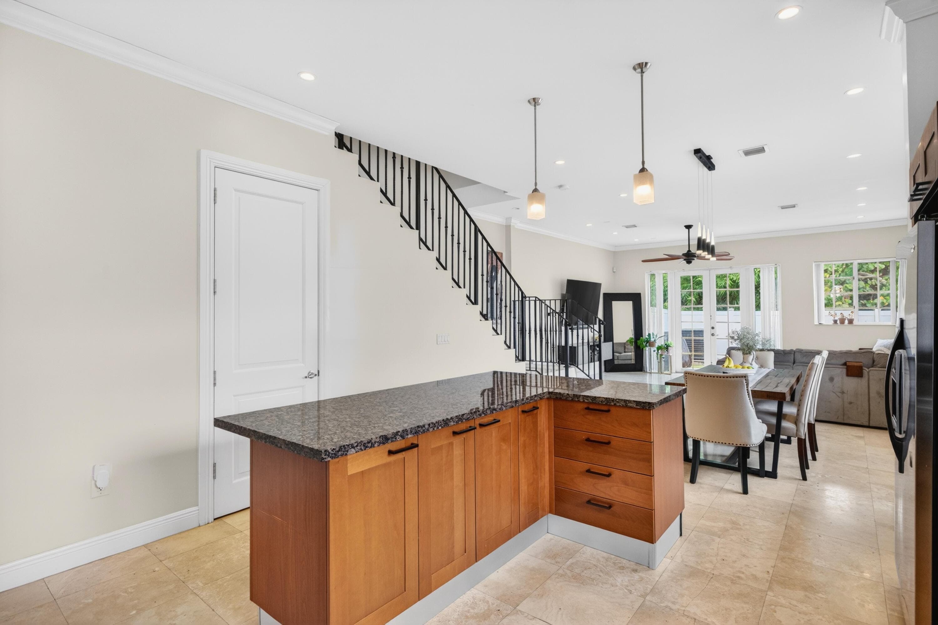 825 Sw 12th Street, Fort Lauderdale, FL 33315 — photo 7 of 43