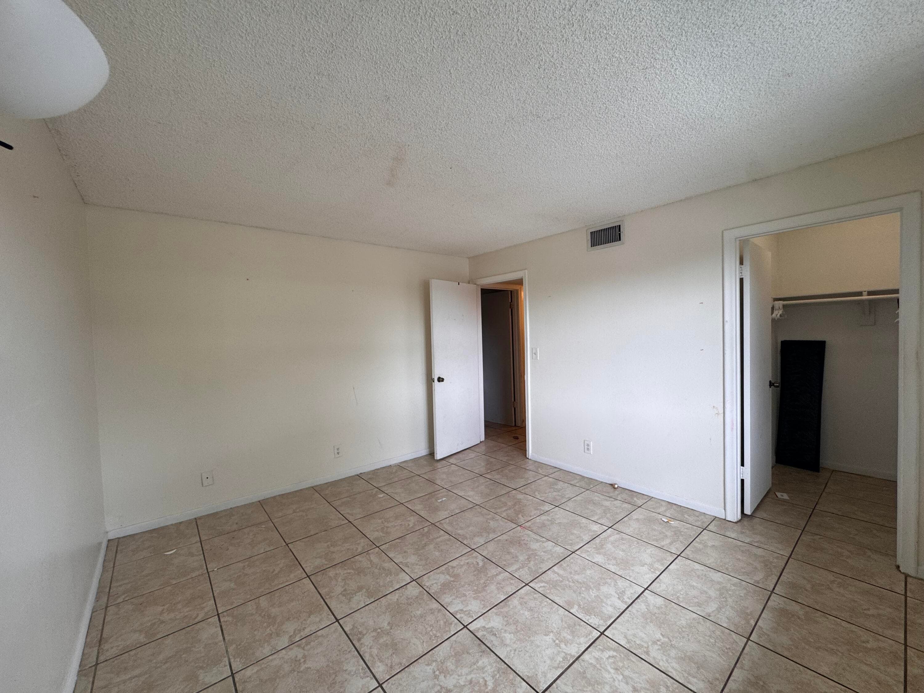 2050 N Congress Avenue 207, West Palm Beach, FL 33401 — photo 2 of 13