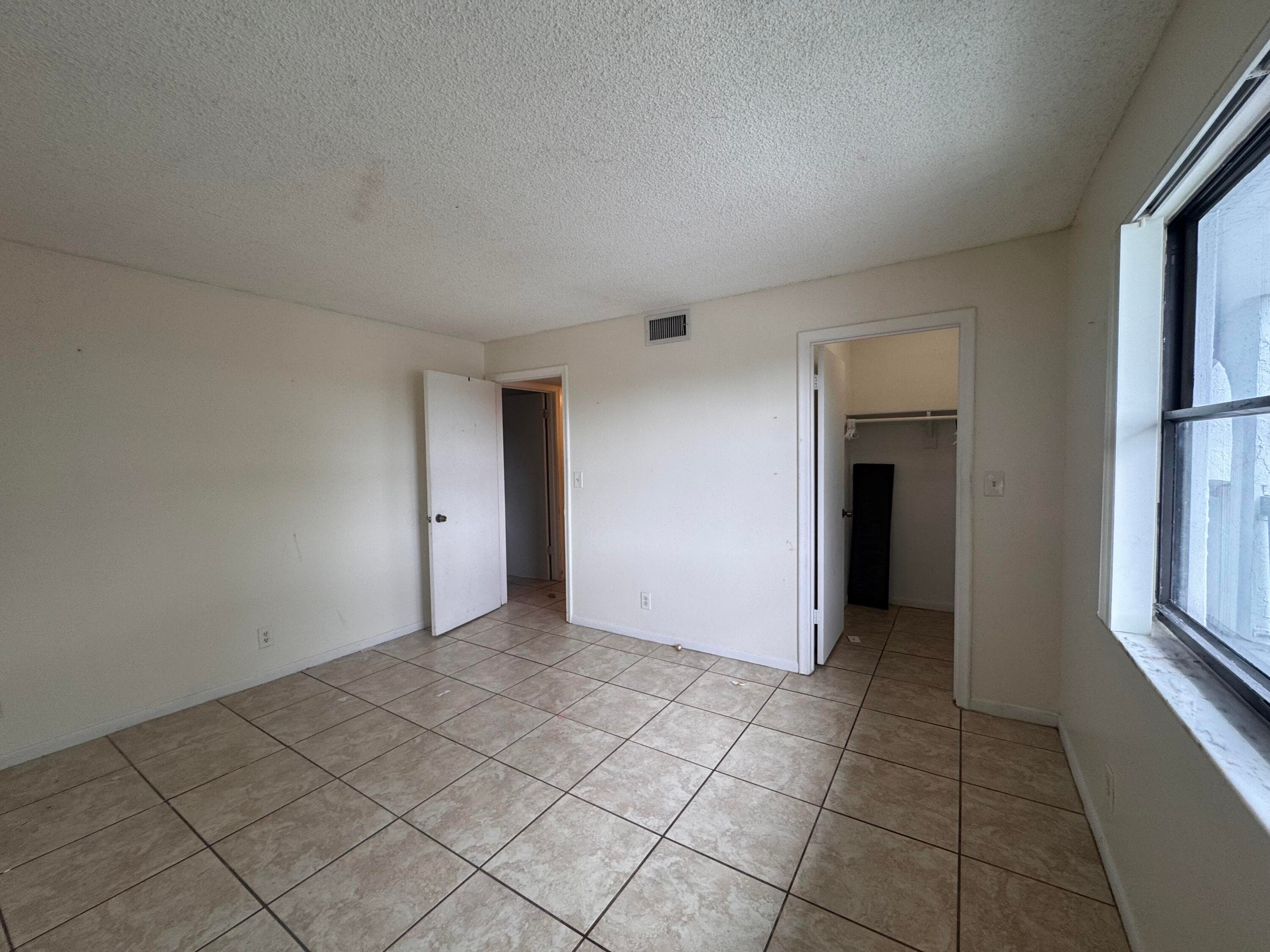 2050 N Congress Avenue 207, West Palm Beach, FL 33401 — photo 3 of 13