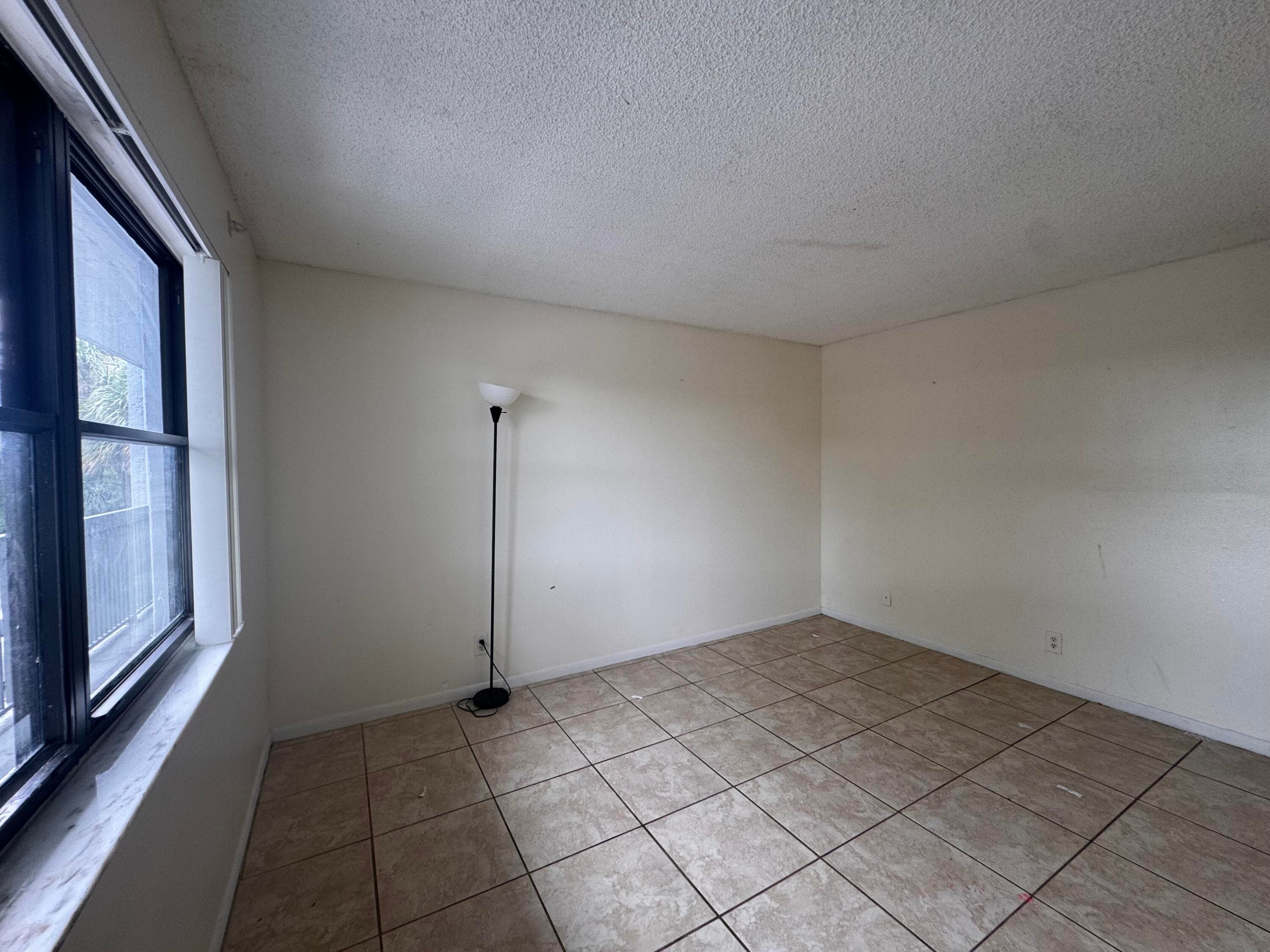 2050 N Congress Avenue 207, West Palm Beach, FL 33401 — photo 4 of 13