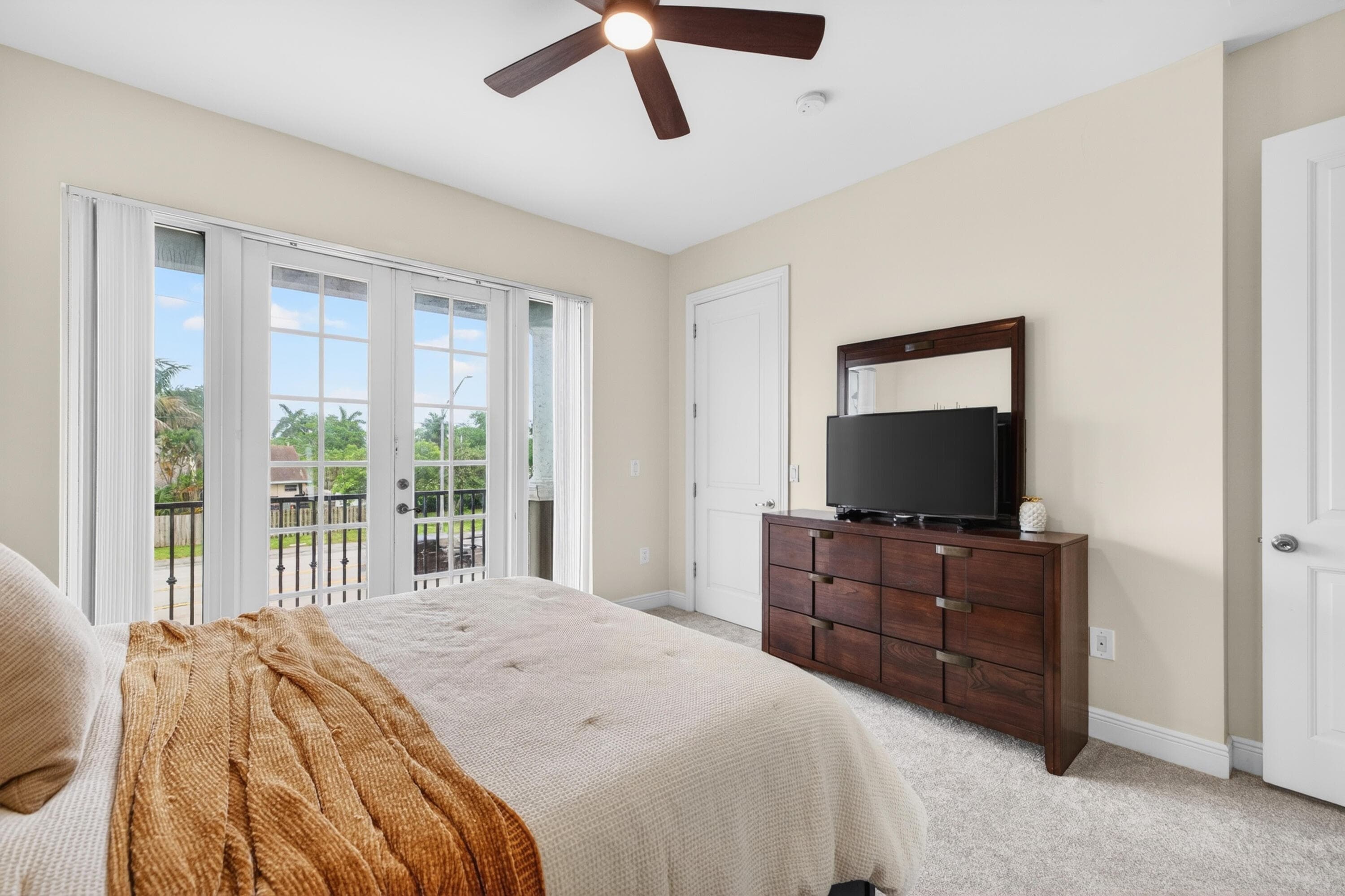 825 Sw 12th Street, Fort Lauderdale, FL 33315 — photo 28 of 43