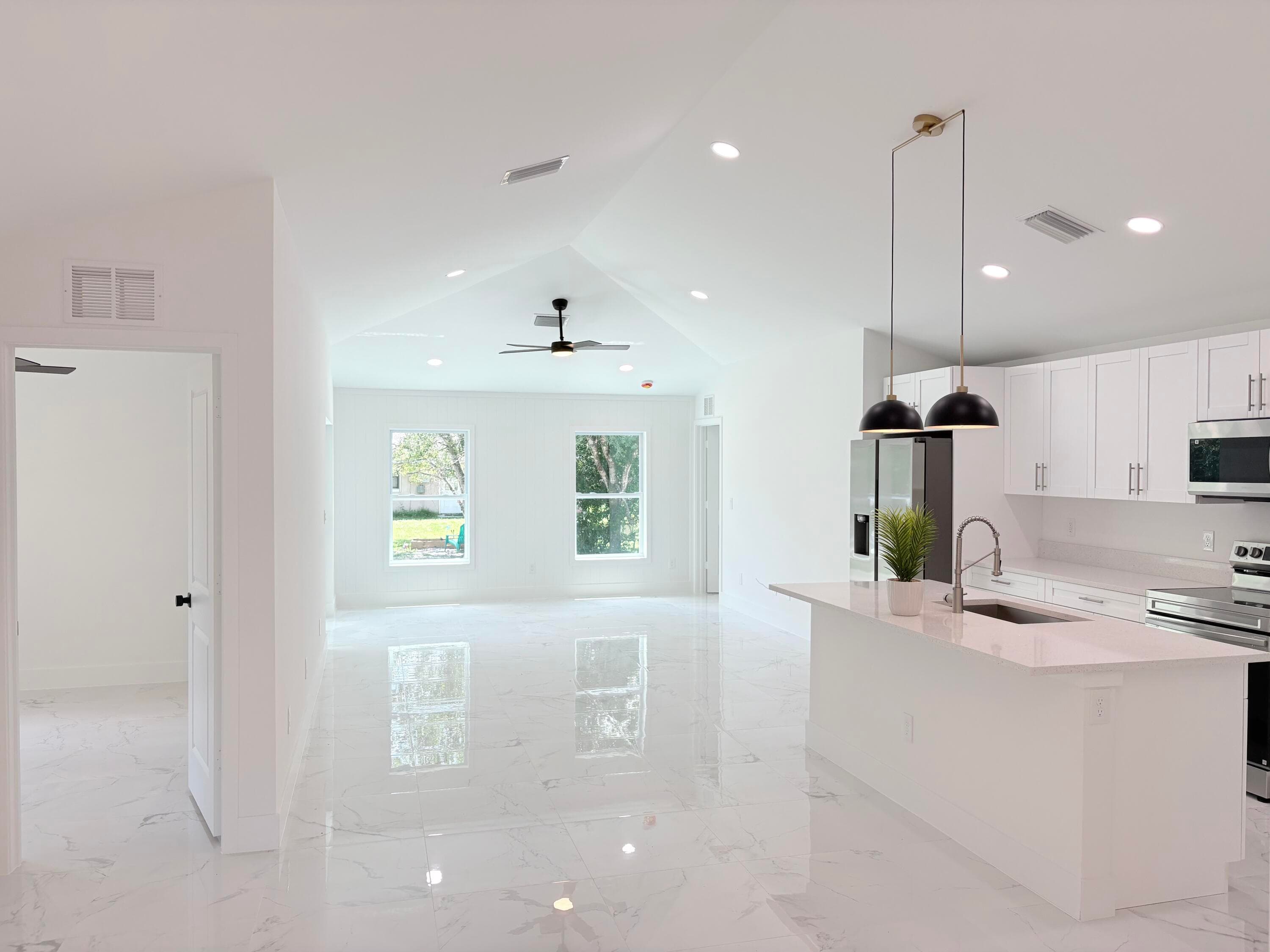 3310 NW 22nd Avenue, Okeechobee, FL 34972 — photo 4 of 34