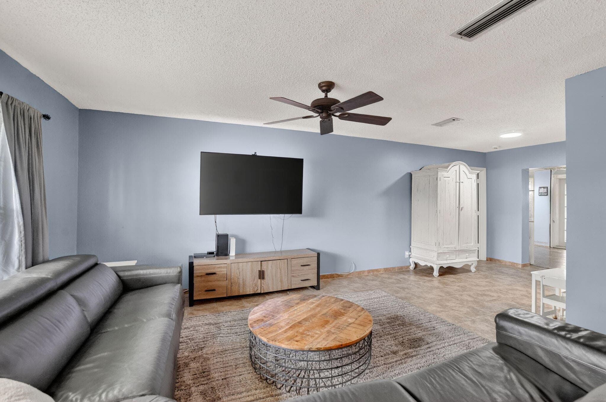 1140 NW 49th Street, Deerfield Beach, FL 33064 — photo 5 of 43
