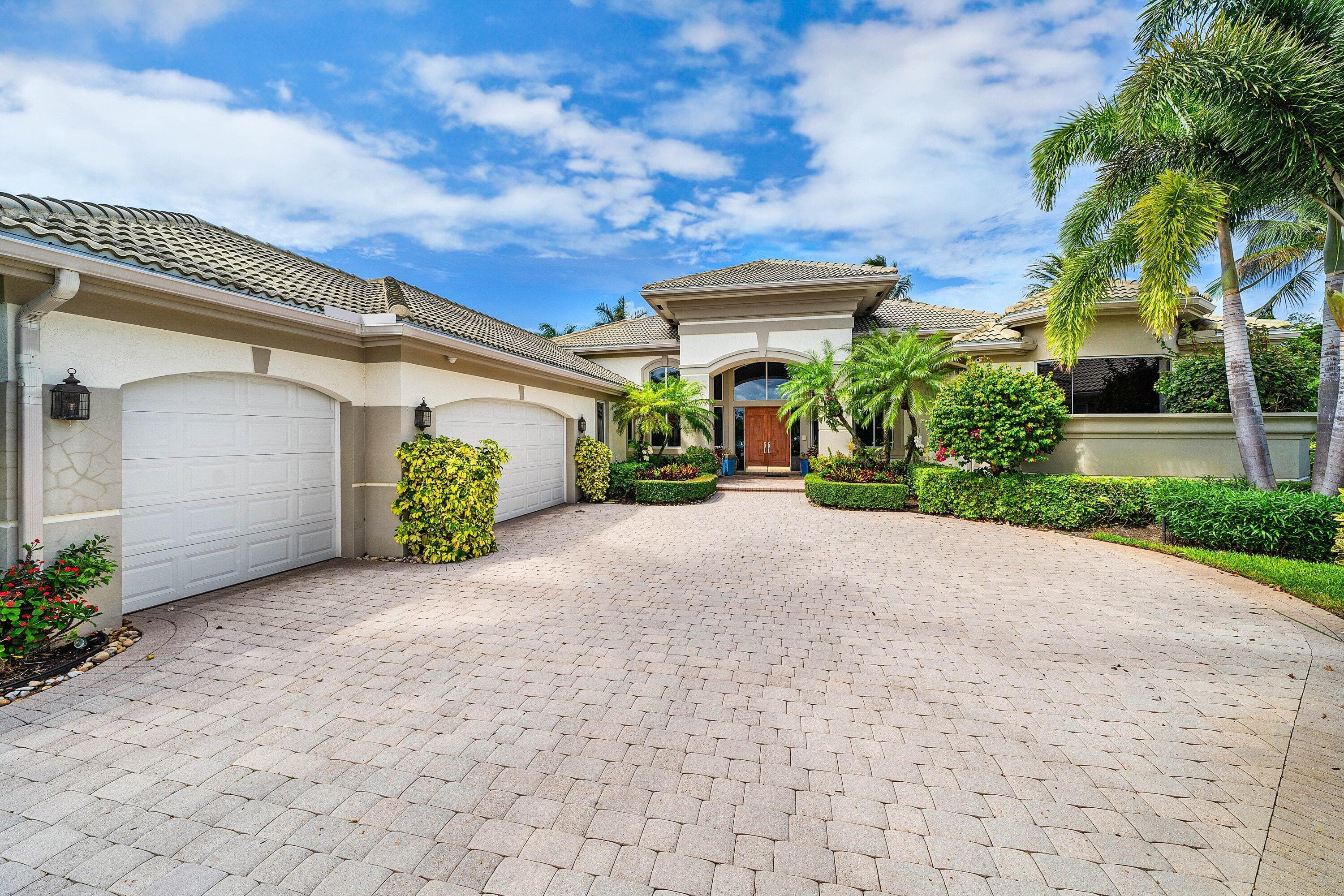 59 St James Drive, Palm Beach Gardens, FL 33418 — photo 2 of 32