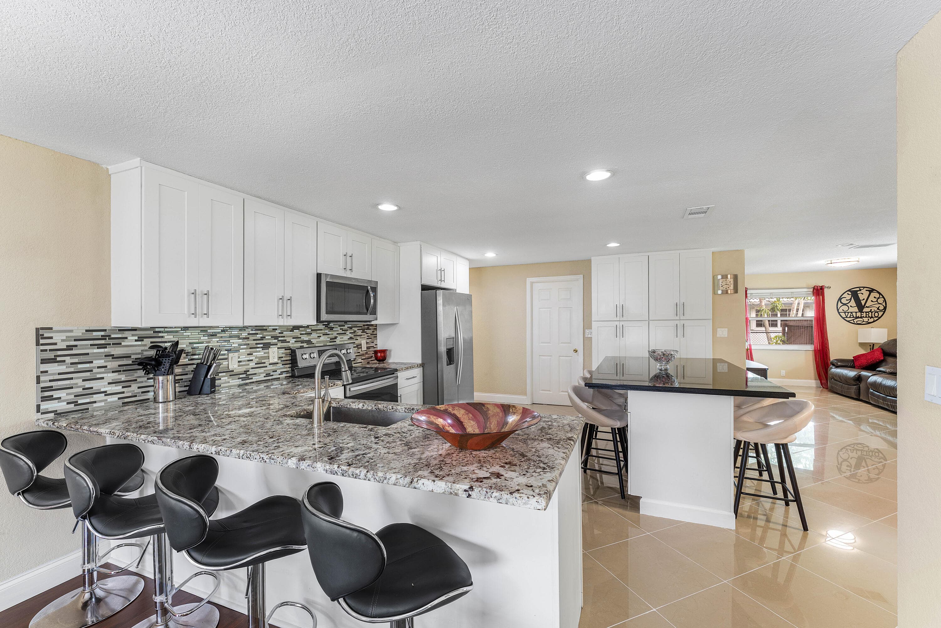 4025 NW 105th Avenue, Coral Springs, FL 33065 — photo 3 of 19