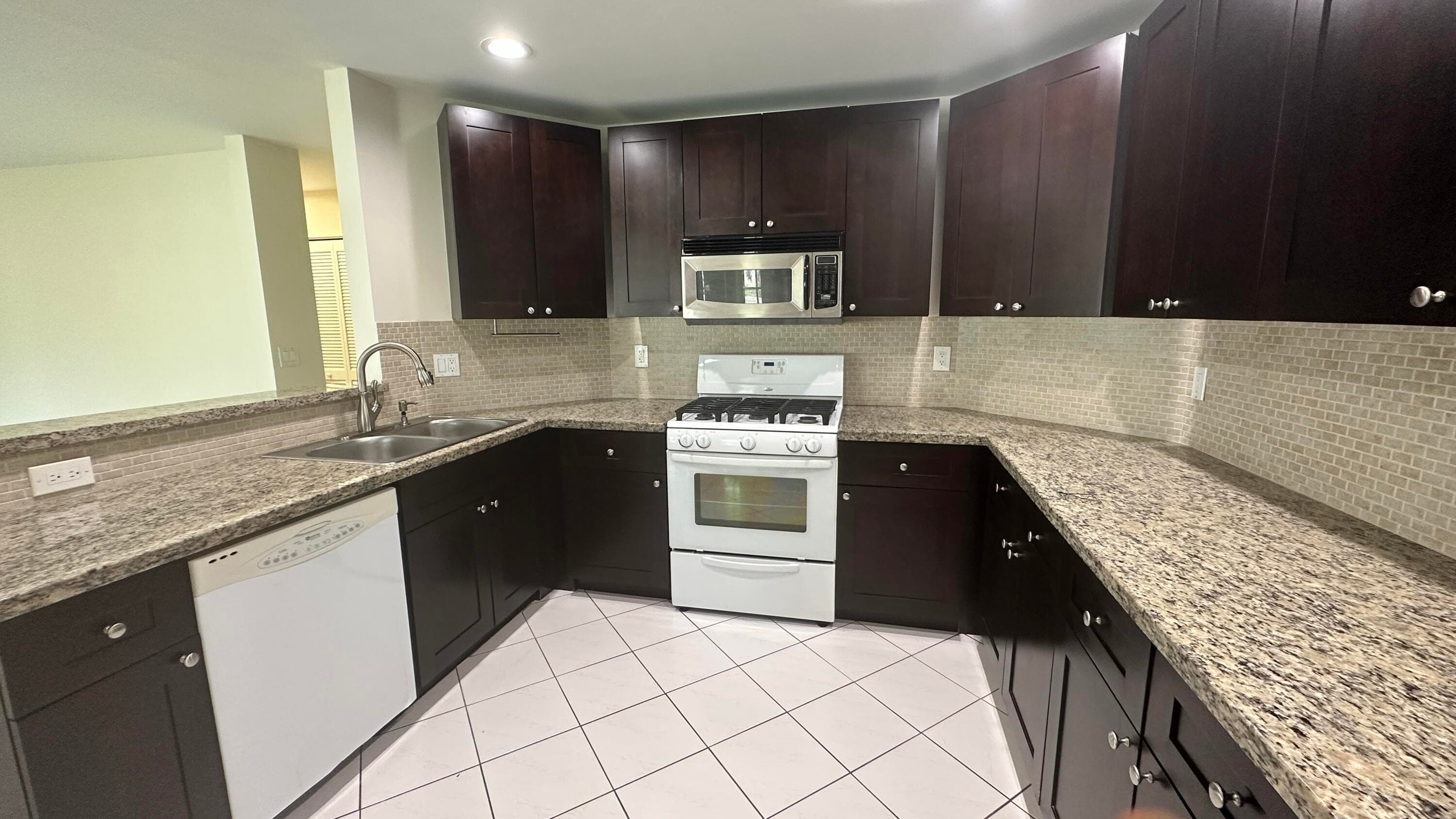 13389 NW 7th Street, Plantation, FL 33325 — photo 4 of 8