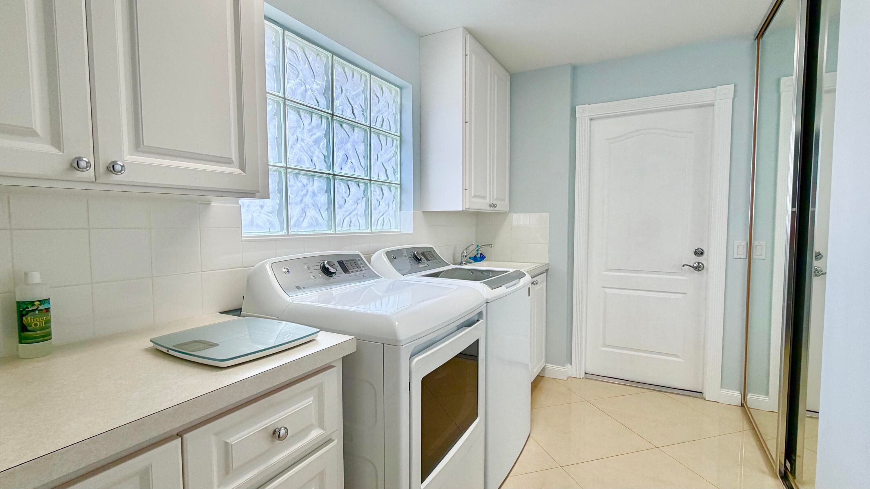7735 Pine Island Way, West Palm Beach, FL 33411 — photo 15 of 54