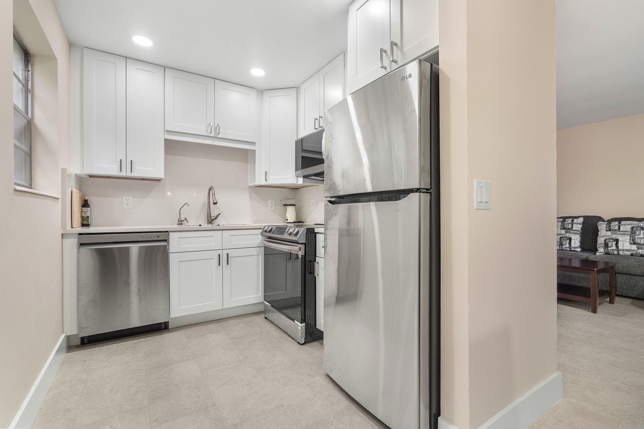 168 Farnham, Deerfield Beach, FL 33442 — photo 1 of 22