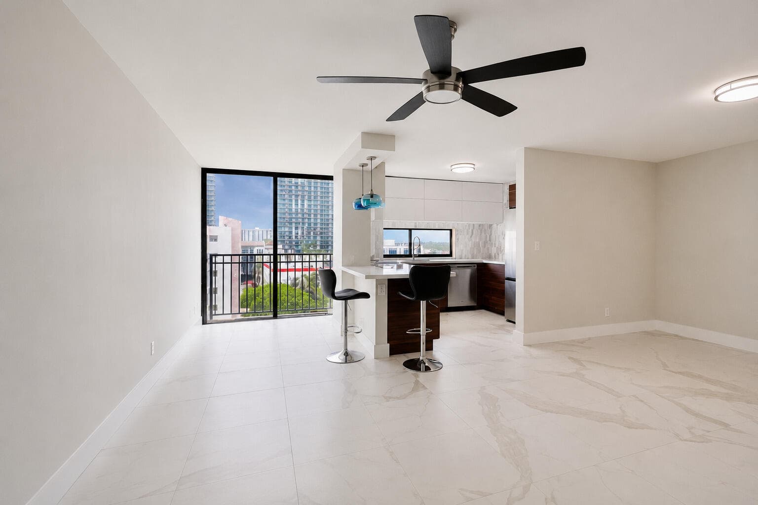 16919 N Bay Road 911, Sunny Isles Beach, FL 33160 — photo 18 of 41