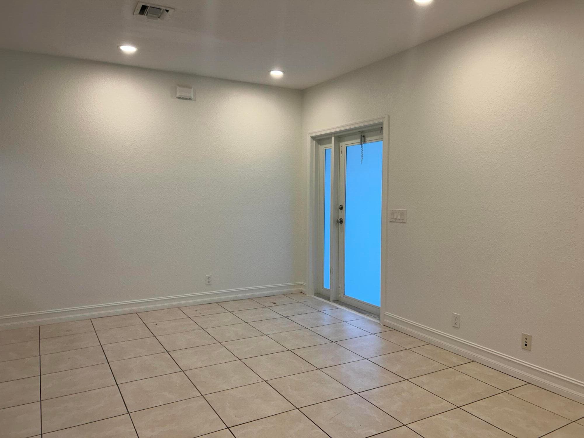 911 NE 12th Avenue, Pompano Beach, FL 33060 — photo 8 of 20