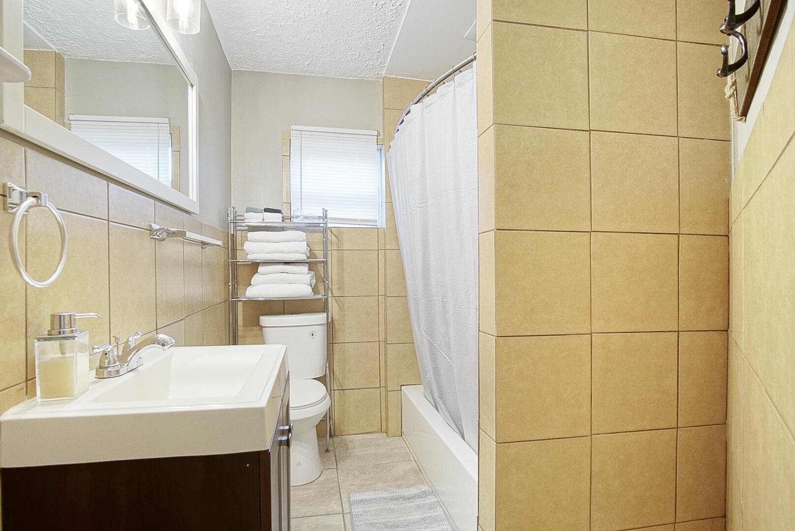 1002 Avenue E, Fort Pierce, FL 34950 — photo 18 of 34