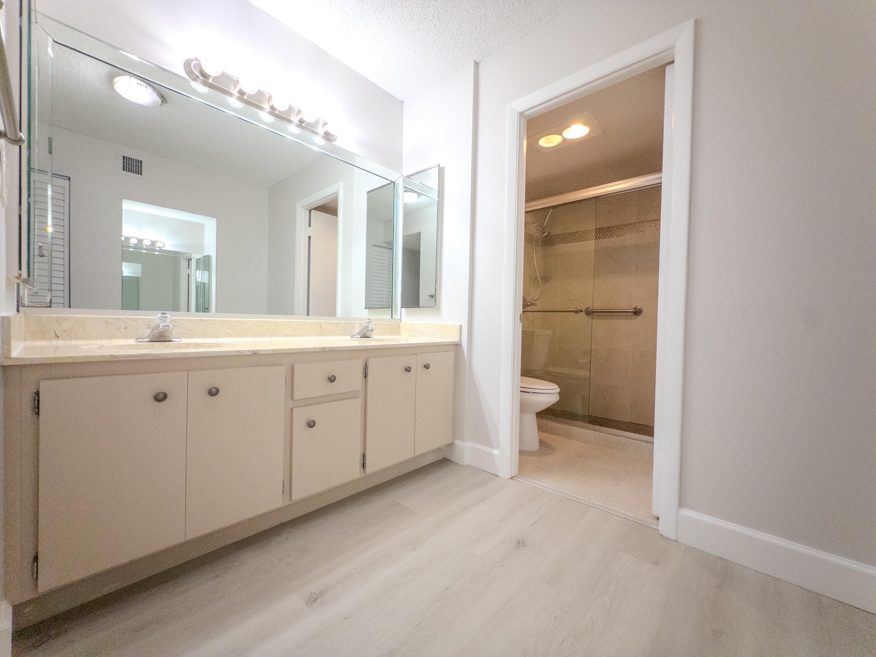 2800 N 46th A502, Hollywood, FL 33021 — photo 5 of 26