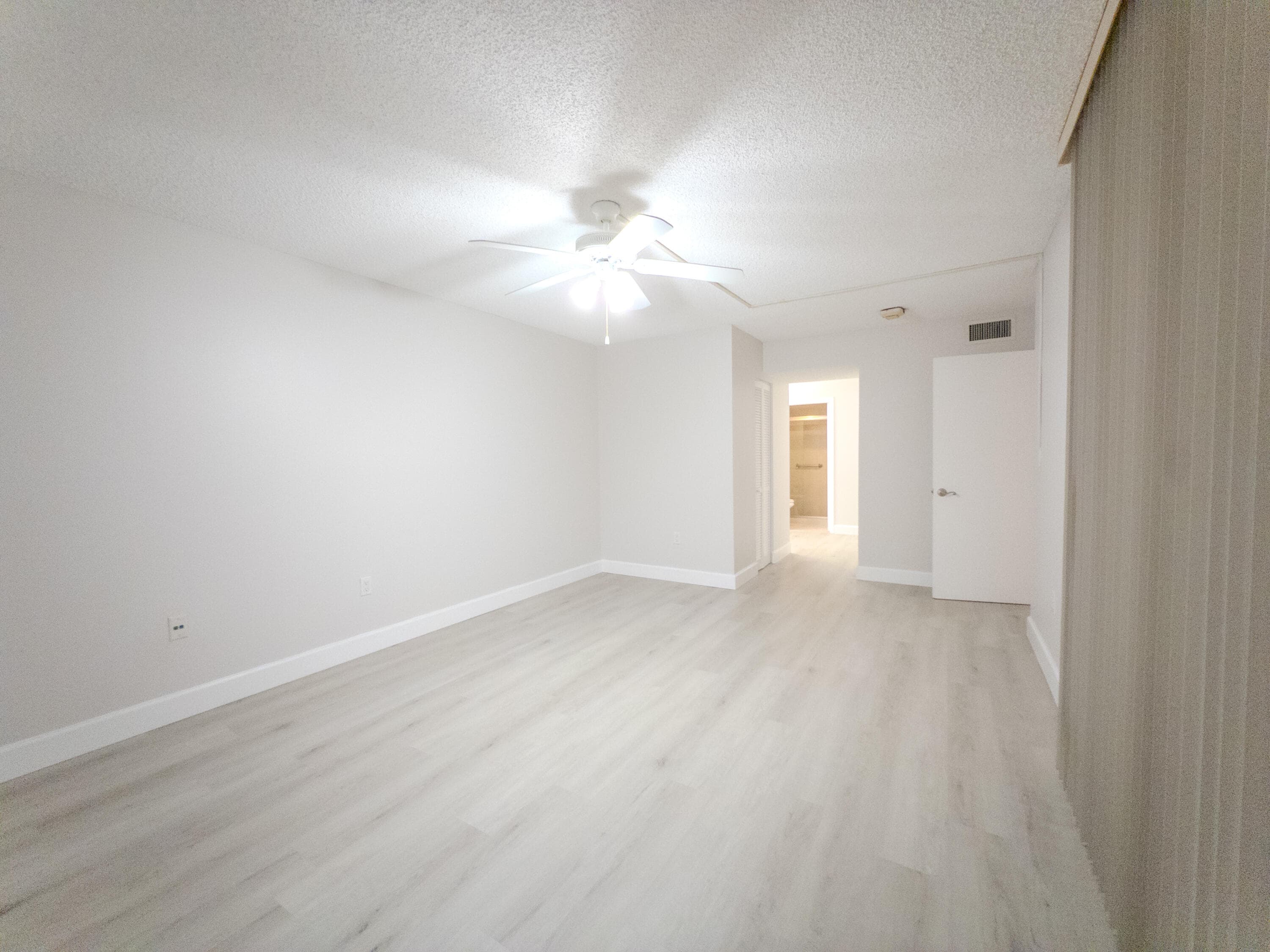 2800 N 46th A502, Hollywood, FL 33021 — photo 3 of 26