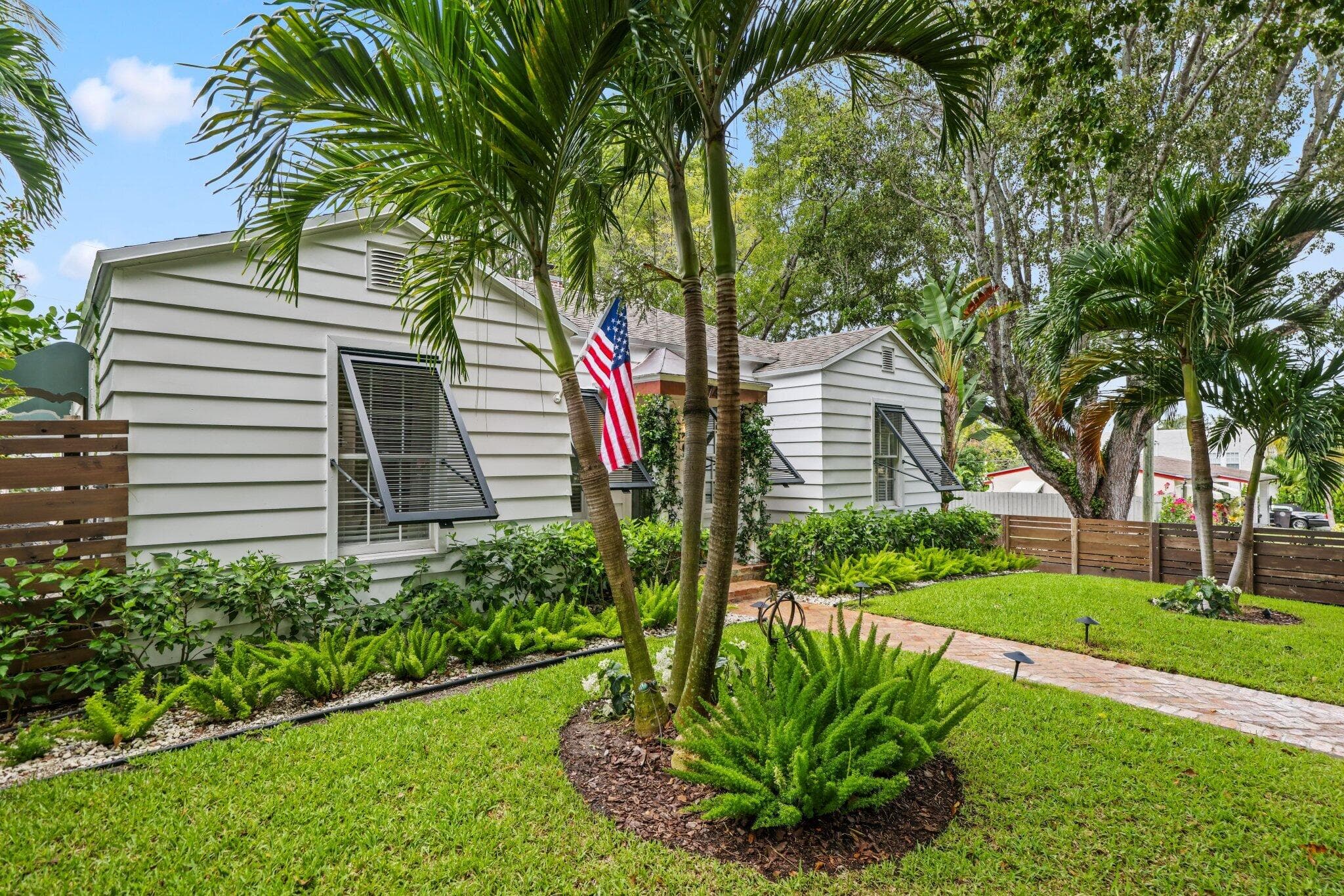 744 Sunset Road, West Palm Beach, FL 33401 — photo 3 of 37