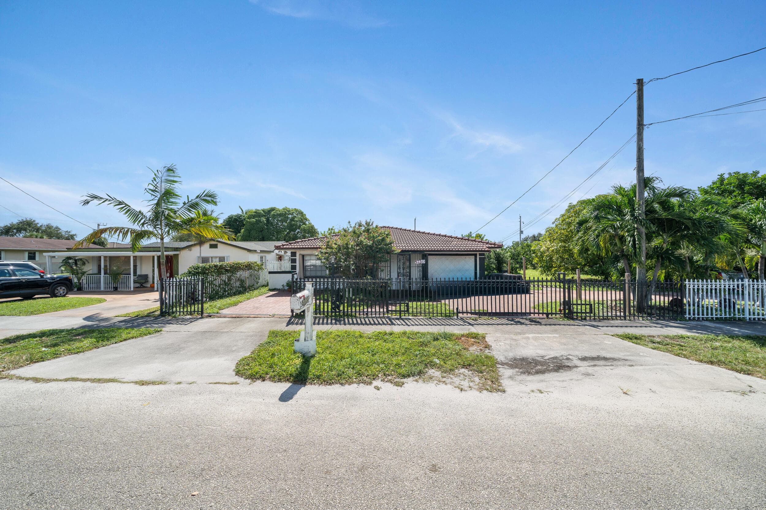 5720 Flagler Street, Hollywood, FL 33023 — photo 1 of 19