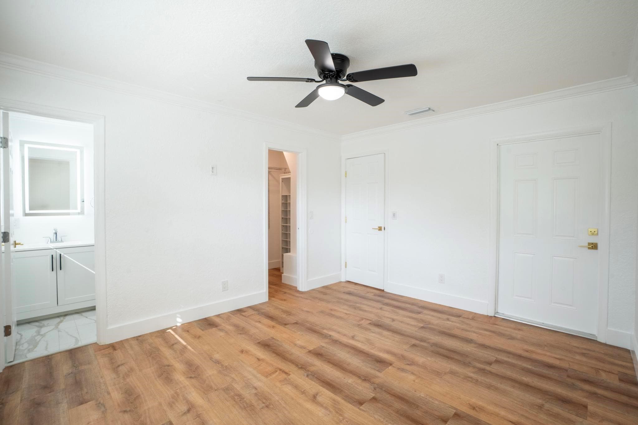 3468 NE 17th Avenue 2, Oakland Park, FL 33334 — photo 5 of 15