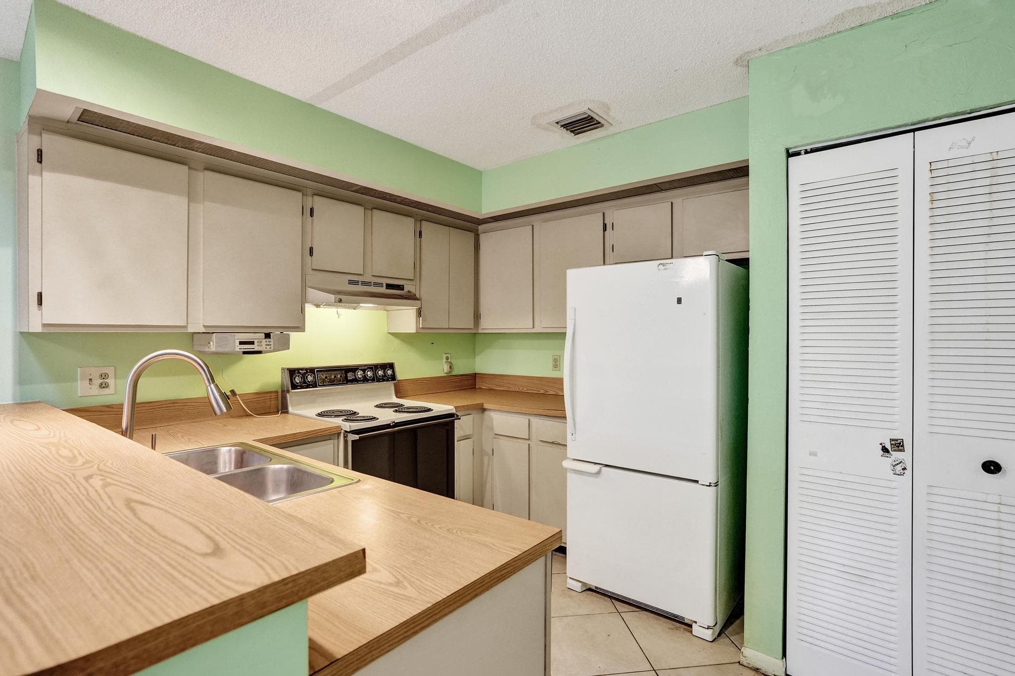 2027 Winners Circle, North Lauderdale, FL 33068 — photo 5 of 18