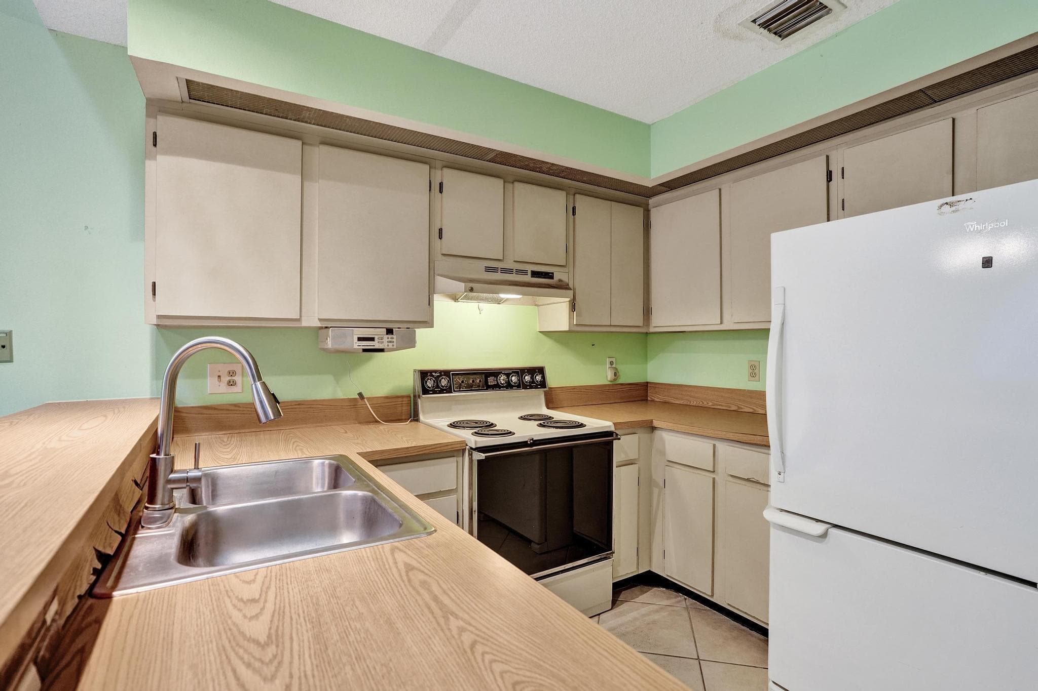 2027 Winners Circle, North Lauderdale, FL 33068 — photo 6 of 18
