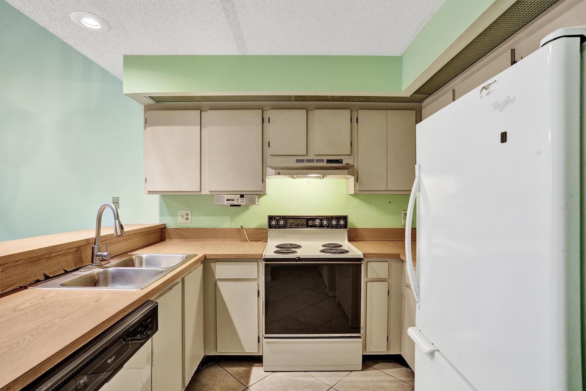 2027 Winners Circle, North Lauderdale, FL 33068 — photo 7 of 18