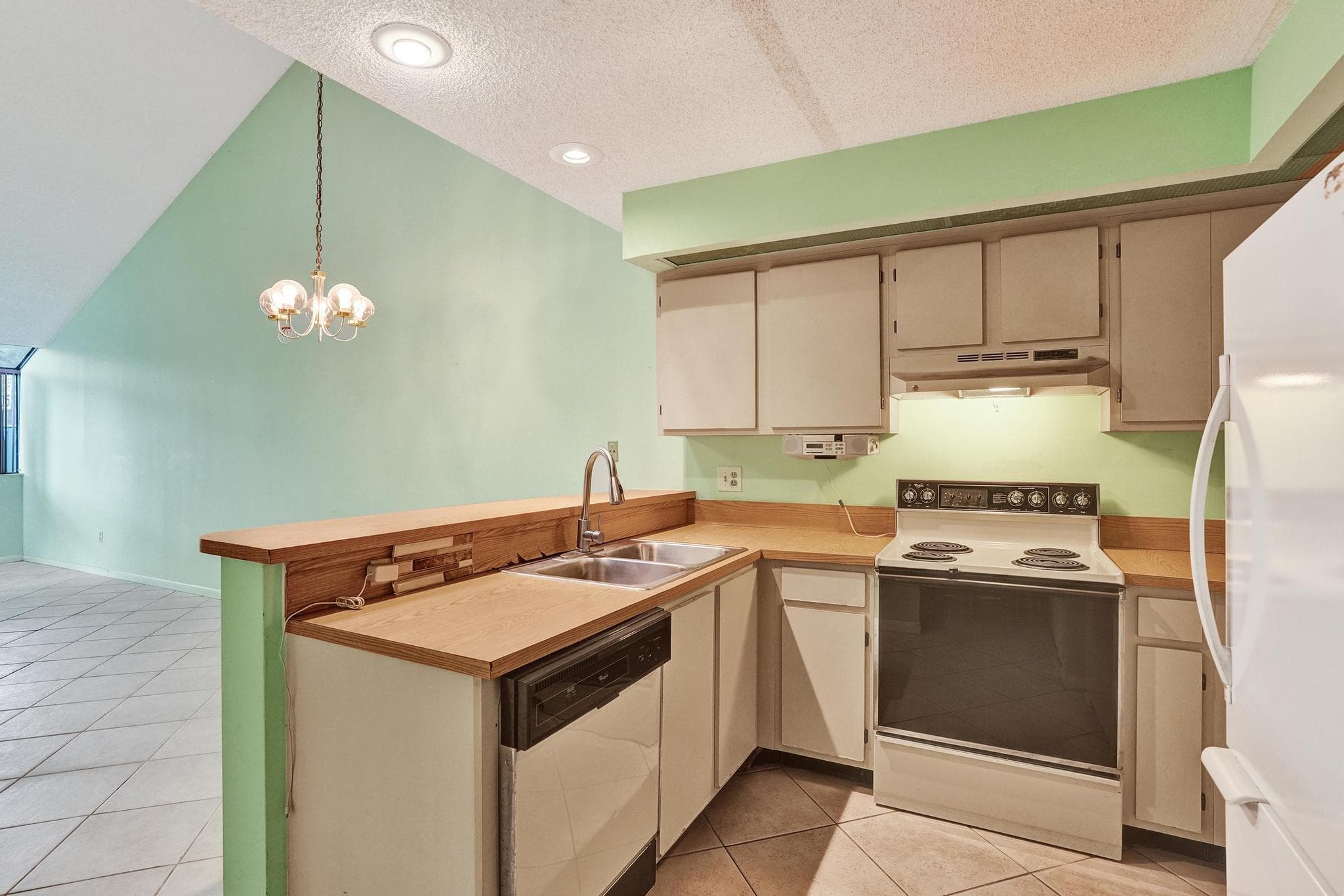 2027 Winners Circle, North Lauderdale, FL 33068 — photo 8 of 18