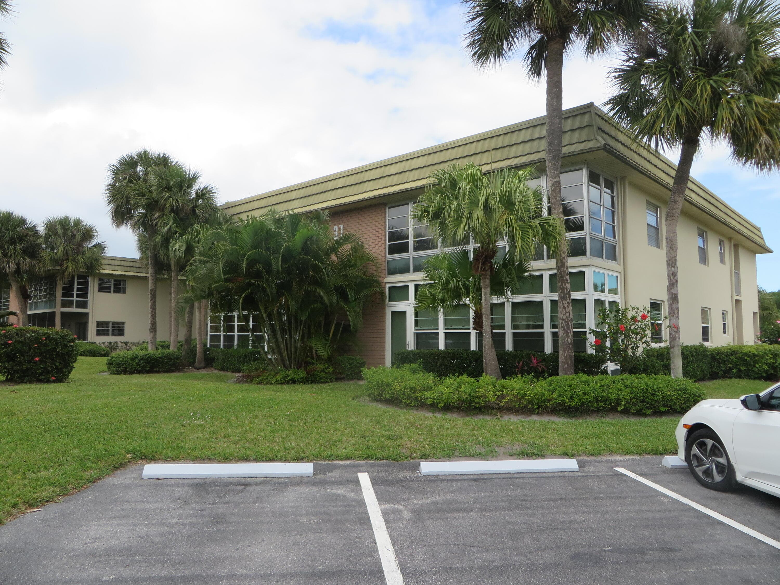 37 Vista Gardens Trail 201, Vero Beach, FL 32962 — photo 1 of 28