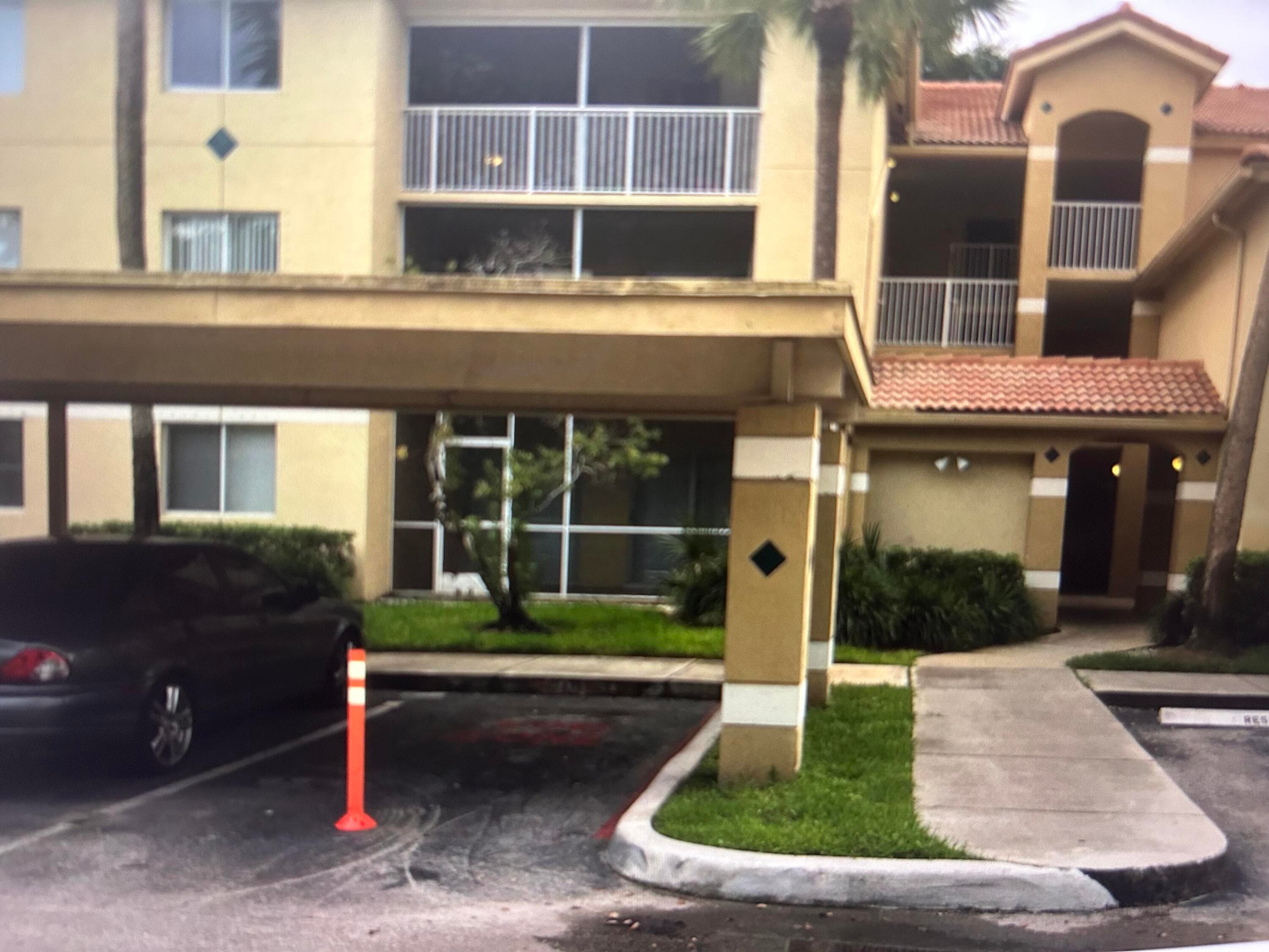 410 S Park 1-204, Hollywood, FL 33021 — photo 4 of 32