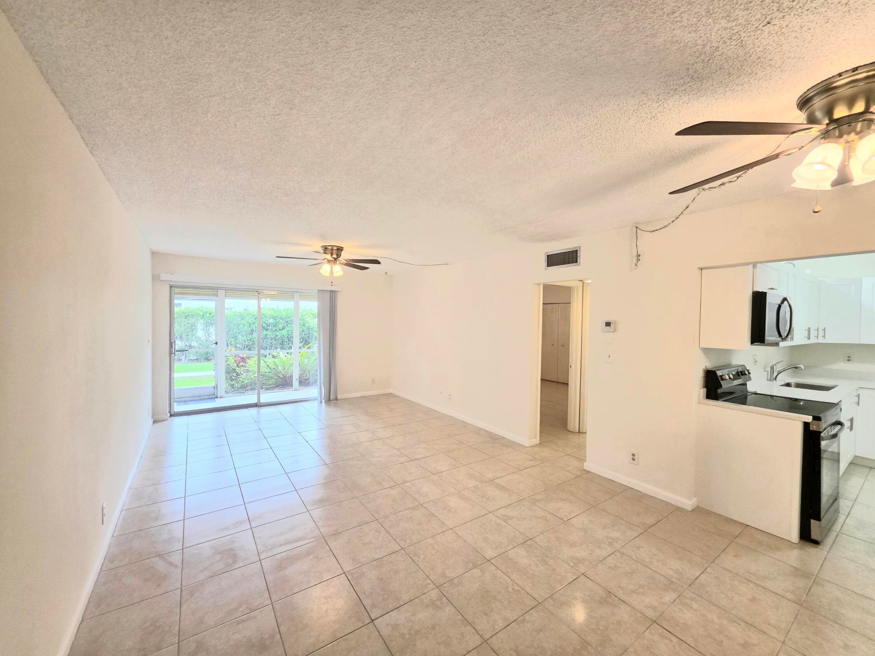 959 SE 2nd Avenue 101, Deerfield Beach, FL 33441 — photo 5 of 28