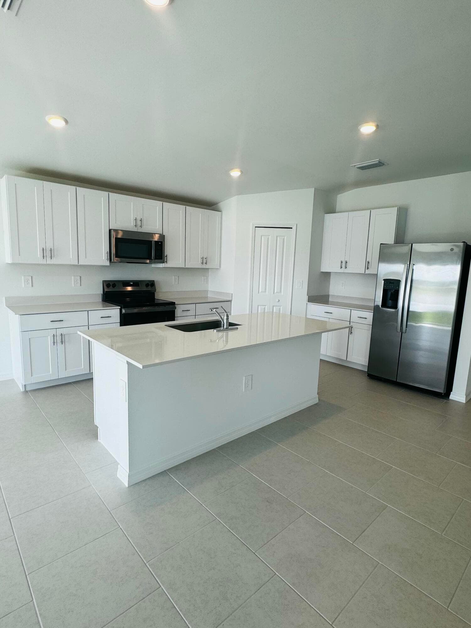17124 Pompeii Way, North Fort Myers, FL 33917 — photo 4 of 12
