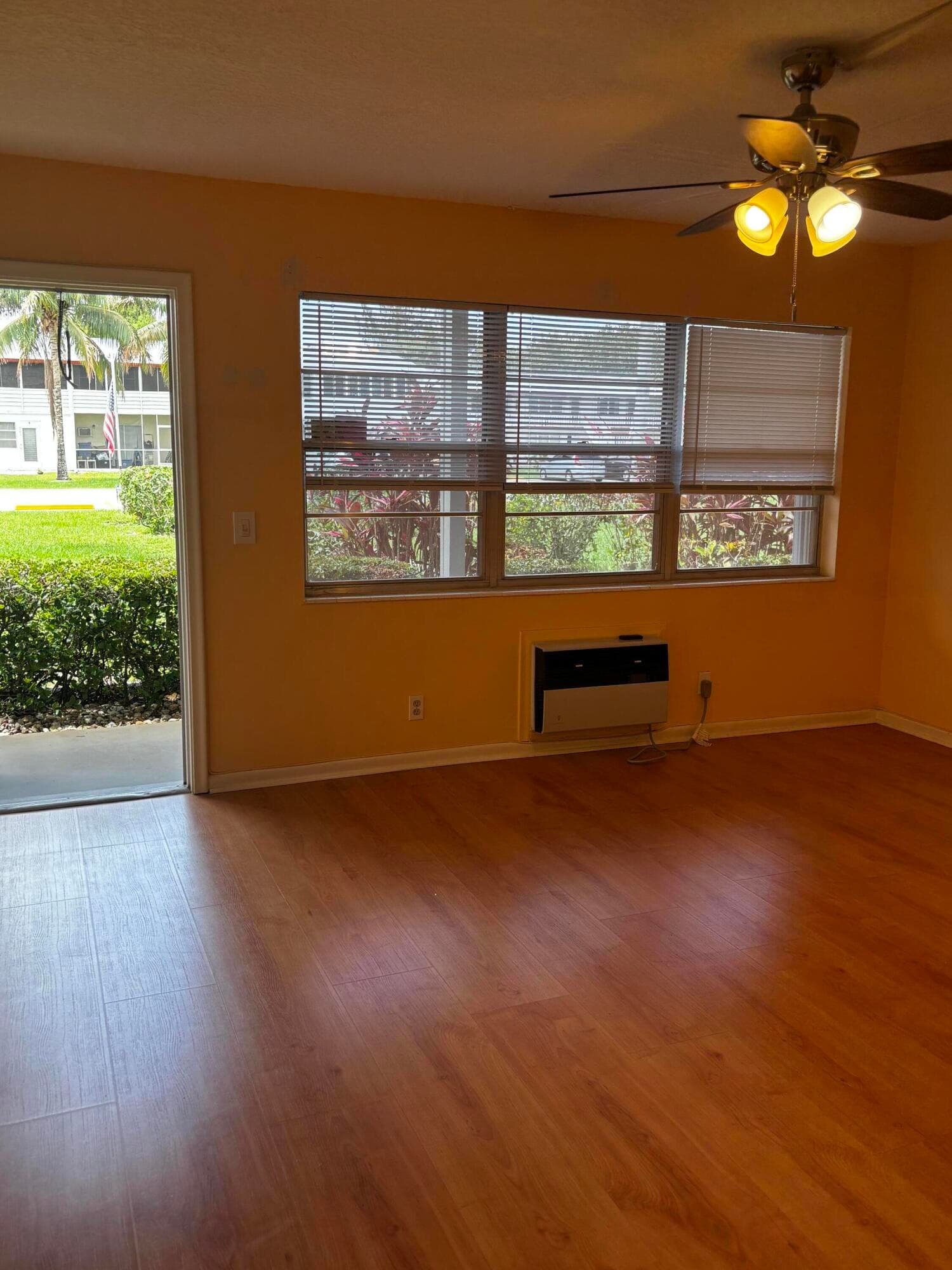 4 Sussex, West Palm Beach, FL 33417 — photo 1 of 12