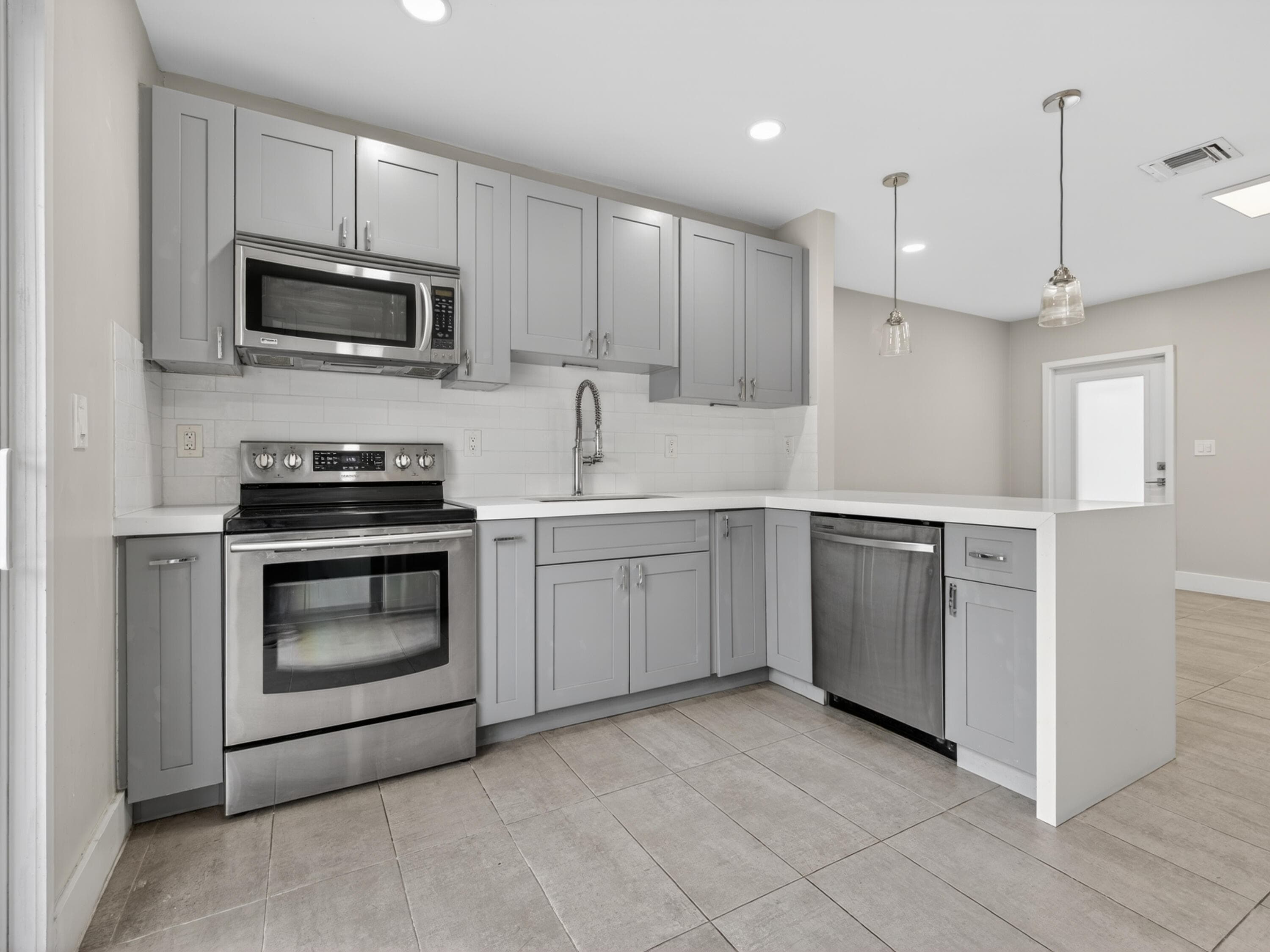 128 SW 22nd Terrace, Fort Lauderdale, FL 33312 — photo 3 of 61