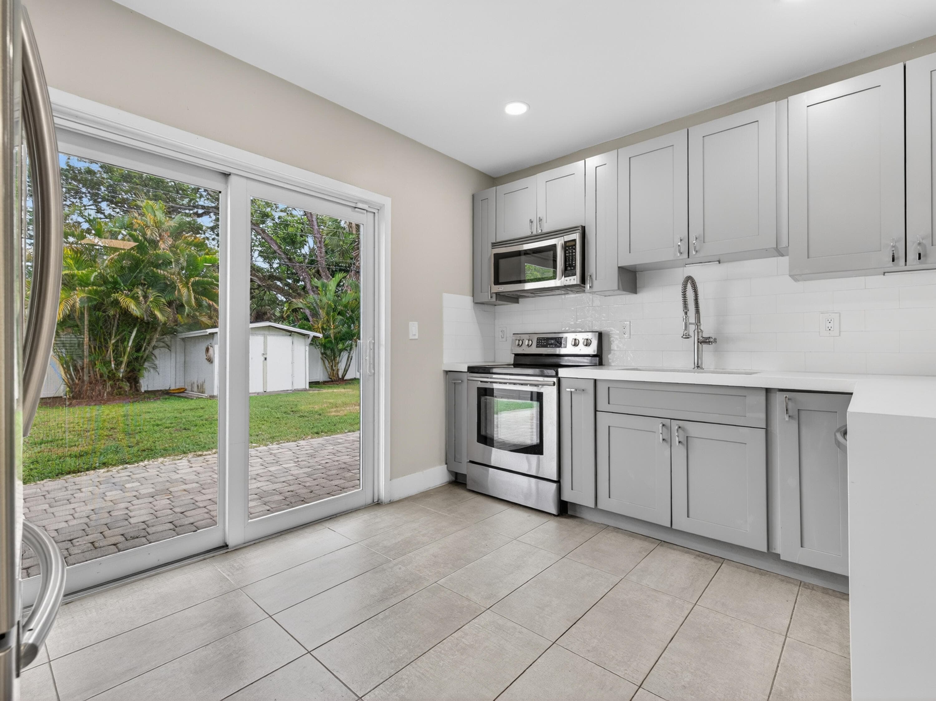 128 SW 22nd Terrace, Fort Lauderdale, FL 33312 — photo 5 of 61