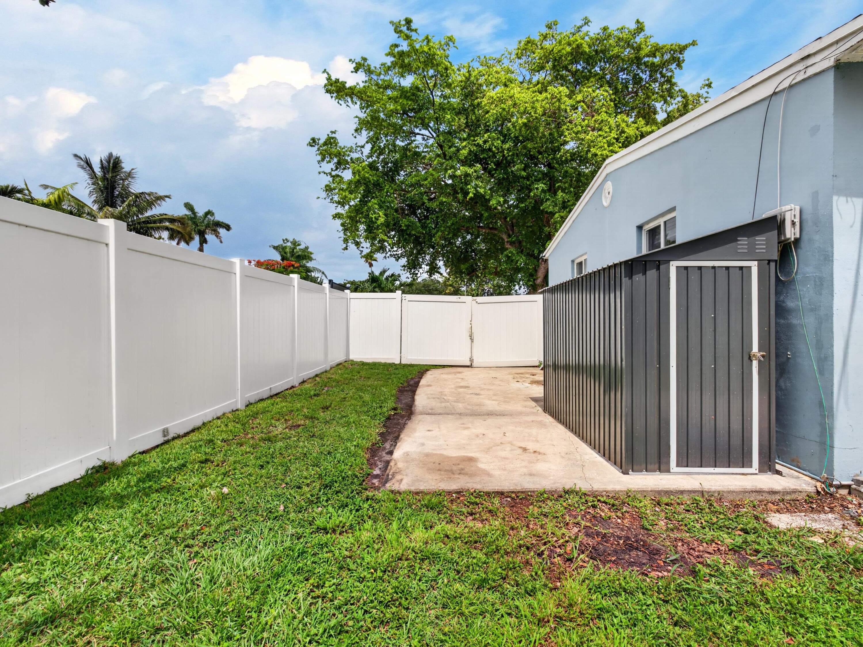 128 SW 22nd Terrace, Fort Lauderdale, FL 33312 — photo 11 of 61