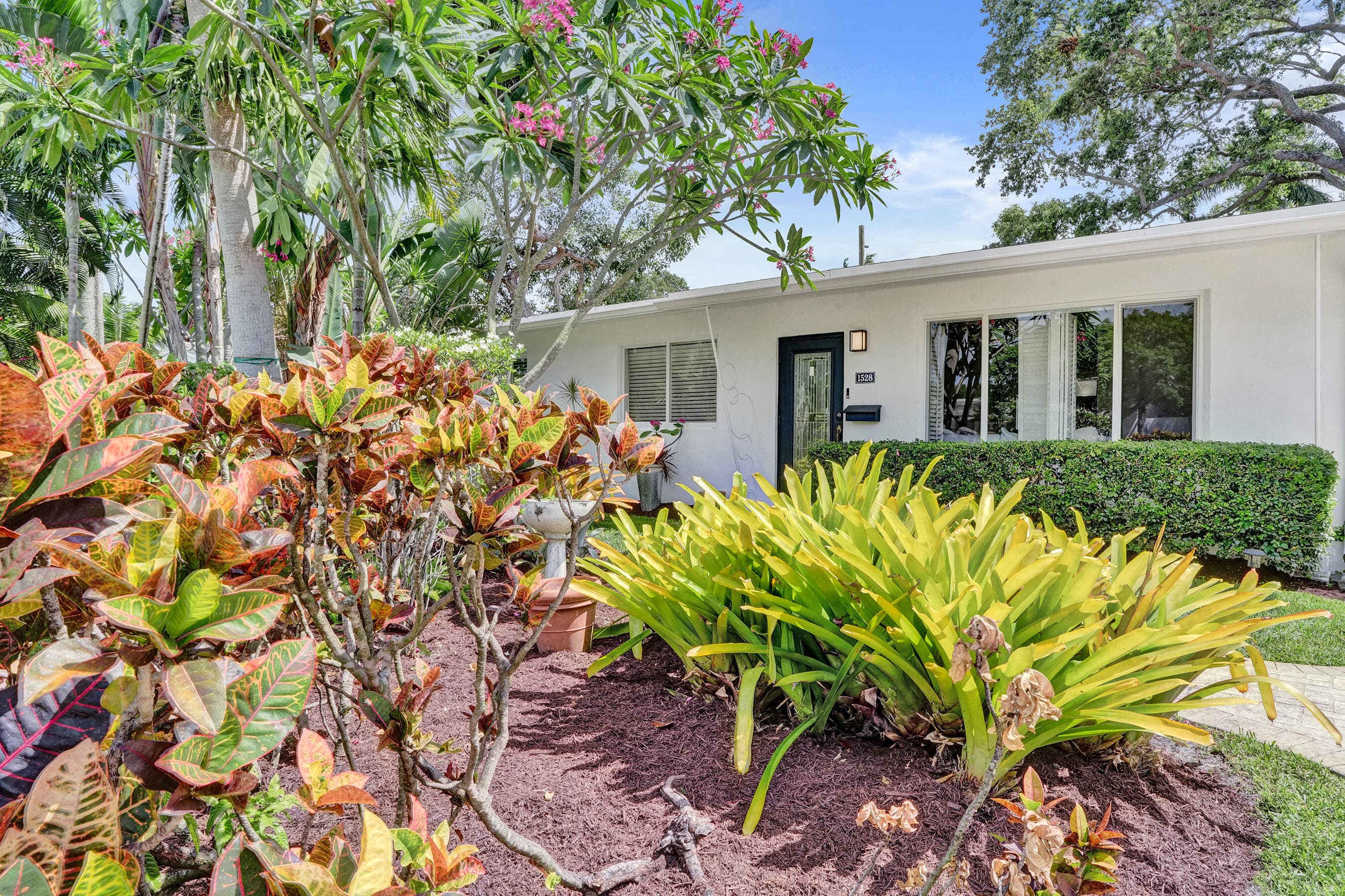 1528 NE 28th Drive, Wilton Manors, FL 33334 — photo 1 of 36