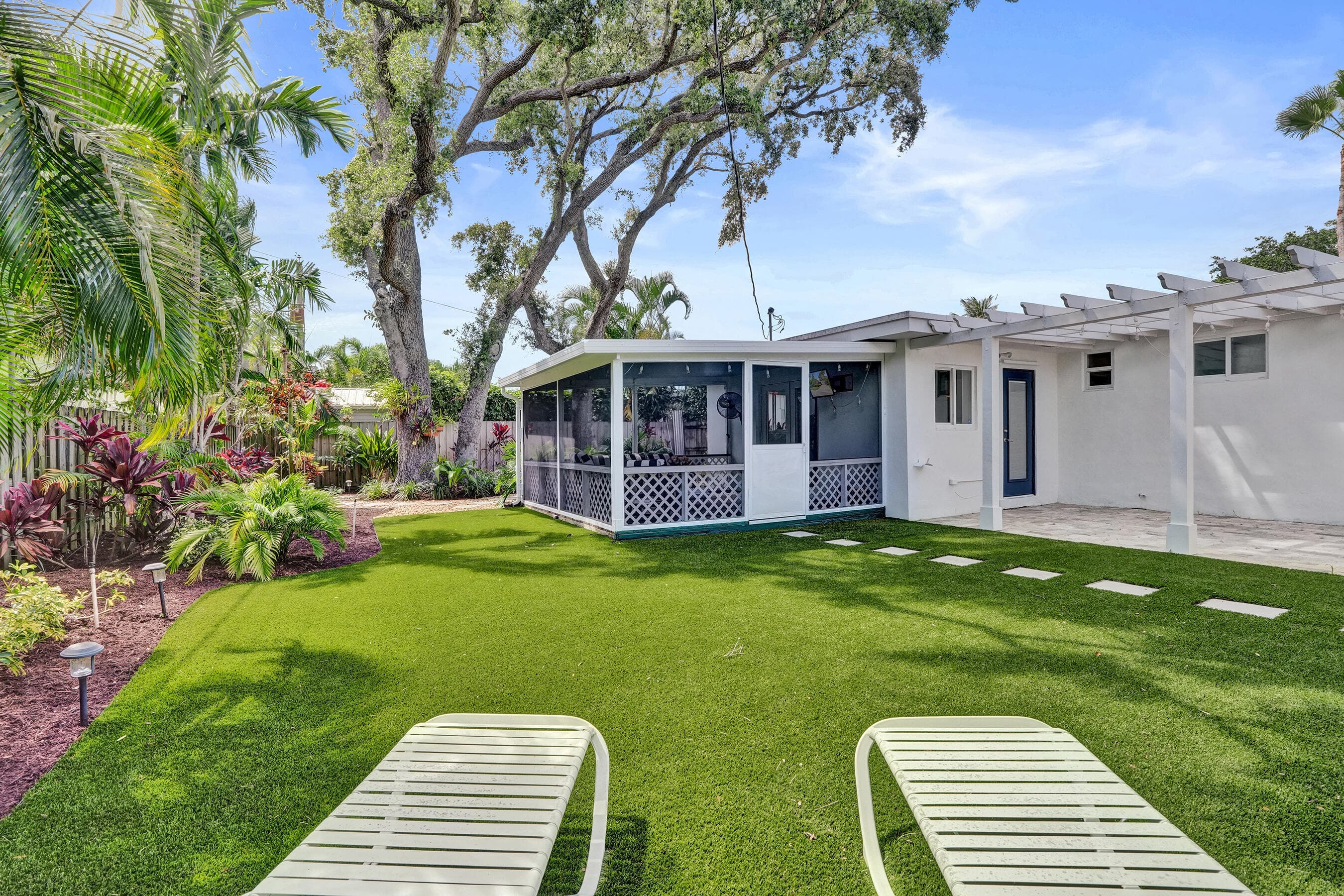 1528 NE 28th Drive, Wilton Manors, FL 33334 — photo 27 of 36