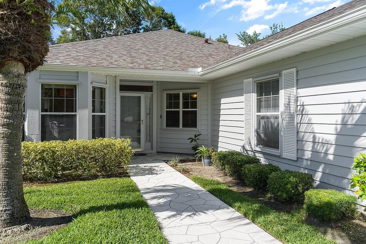 431 Tamarind Place, Vero Beach, FL 32962 — photo 2 of 50