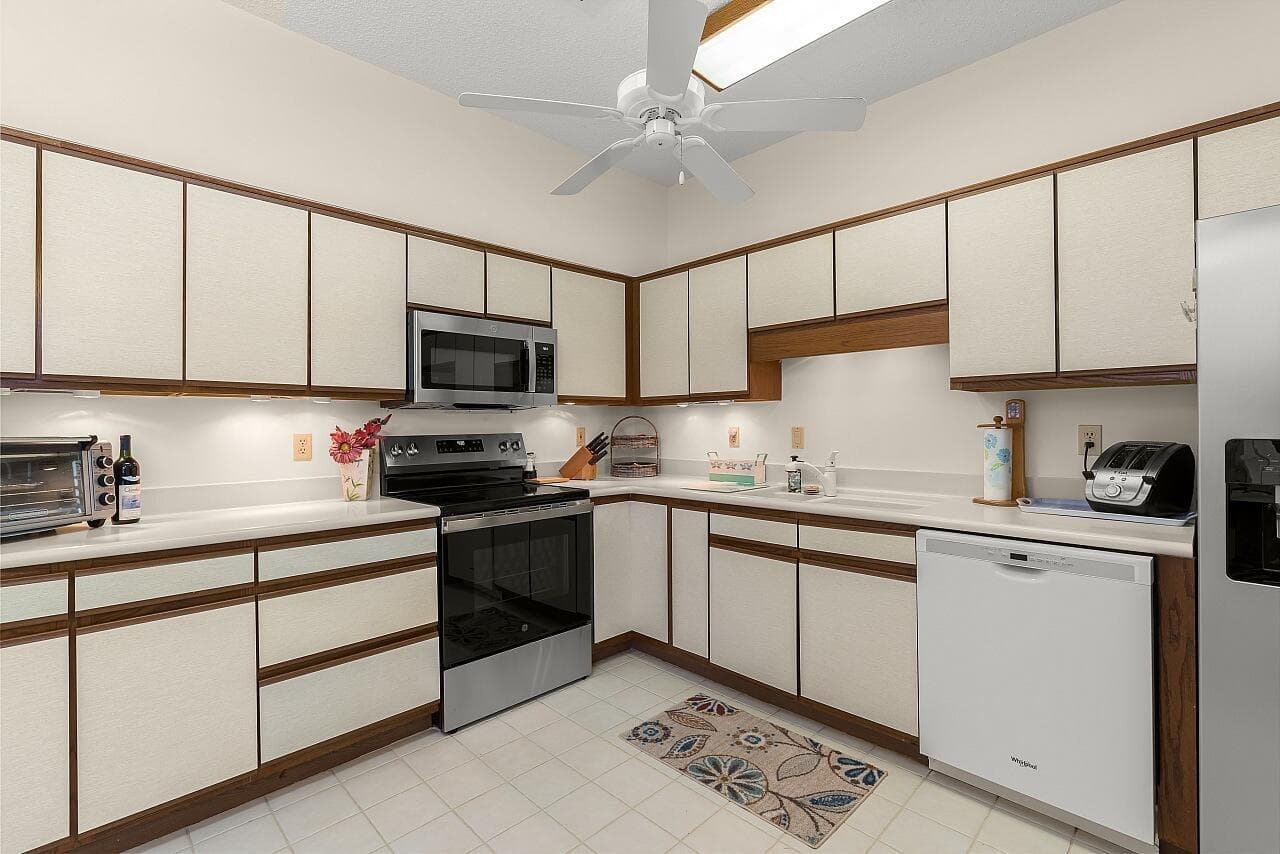 431 Tamarind Place, Vero Beach, FL 32962 — photo 10 of 50