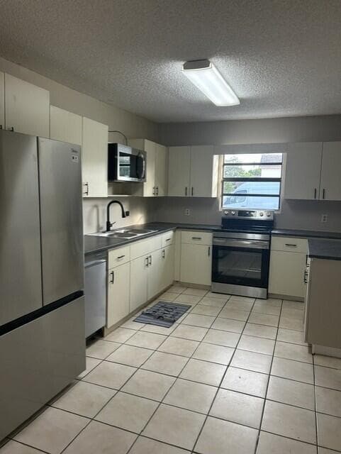 5003 Garden Avenue, West Palm Beach, FL 33405 — photo 4 of 10