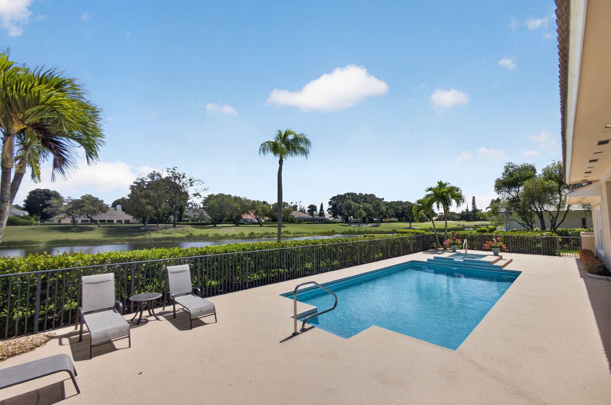 83 Sandbourne Lane, Palm Beach Gardens, FL 33418 — photo 1 of 77