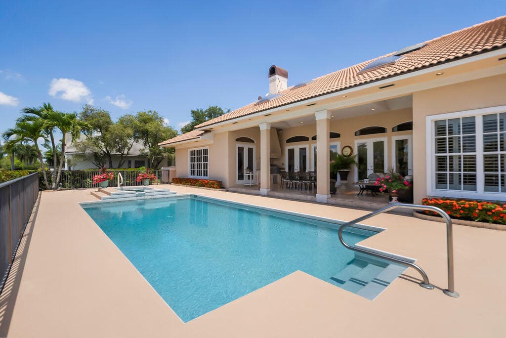 83 Sandbourne Lane, Palm Beach Gardens, FL 33418 — photo 3 of 77