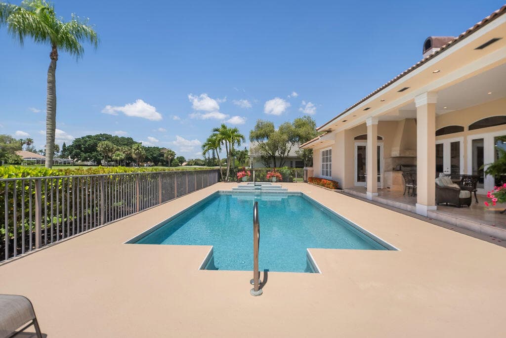 83 Sandbourne Lane, Palm Beach Gardens, FL 33418 — photo 4 of 77