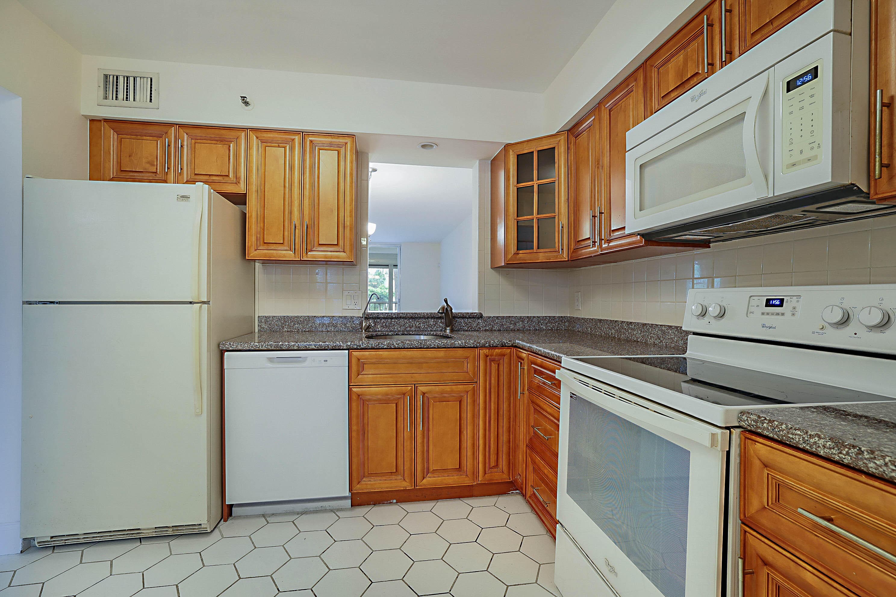 14527 Bonaire Boulevard 203, Delray Beach, FL 33446 — photo 4 of 32
