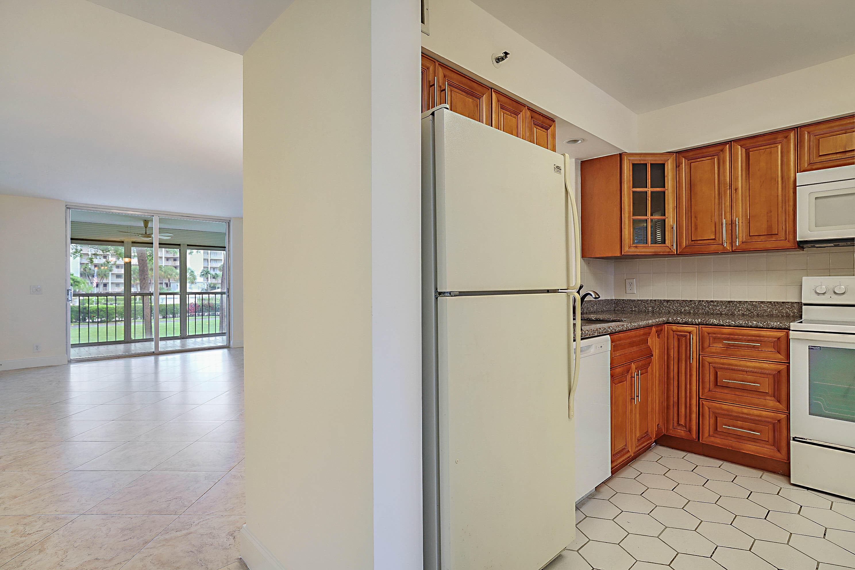 14527 Bonaire Boulevard 203, Delray Beach, FL 33446 — photo 7 of 32